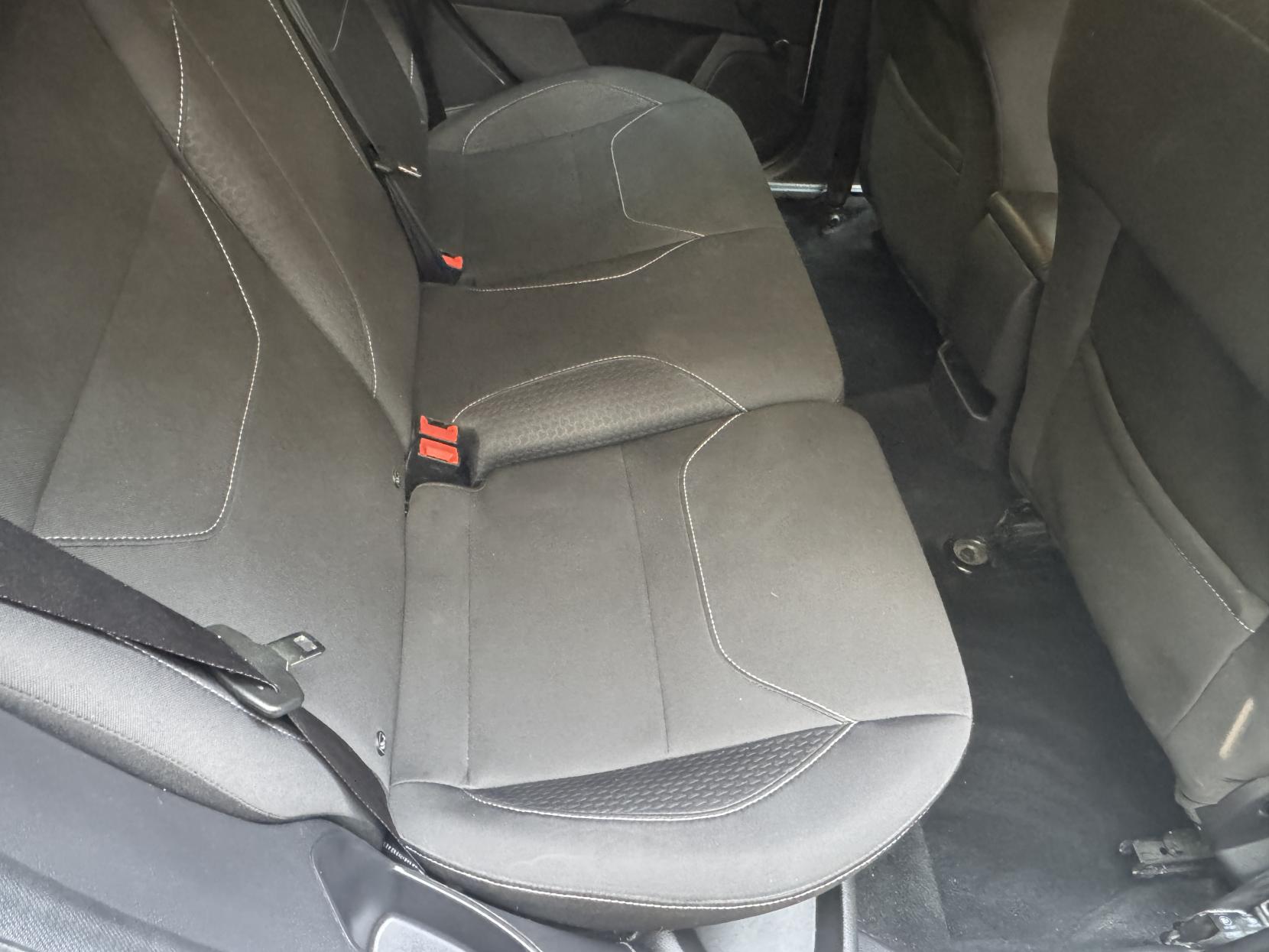 Ford Focus 1.0T EcoBoost Zetec Edition Hatchback 5dr Petrol Manual Euro 6 (s/s) (100 ps)