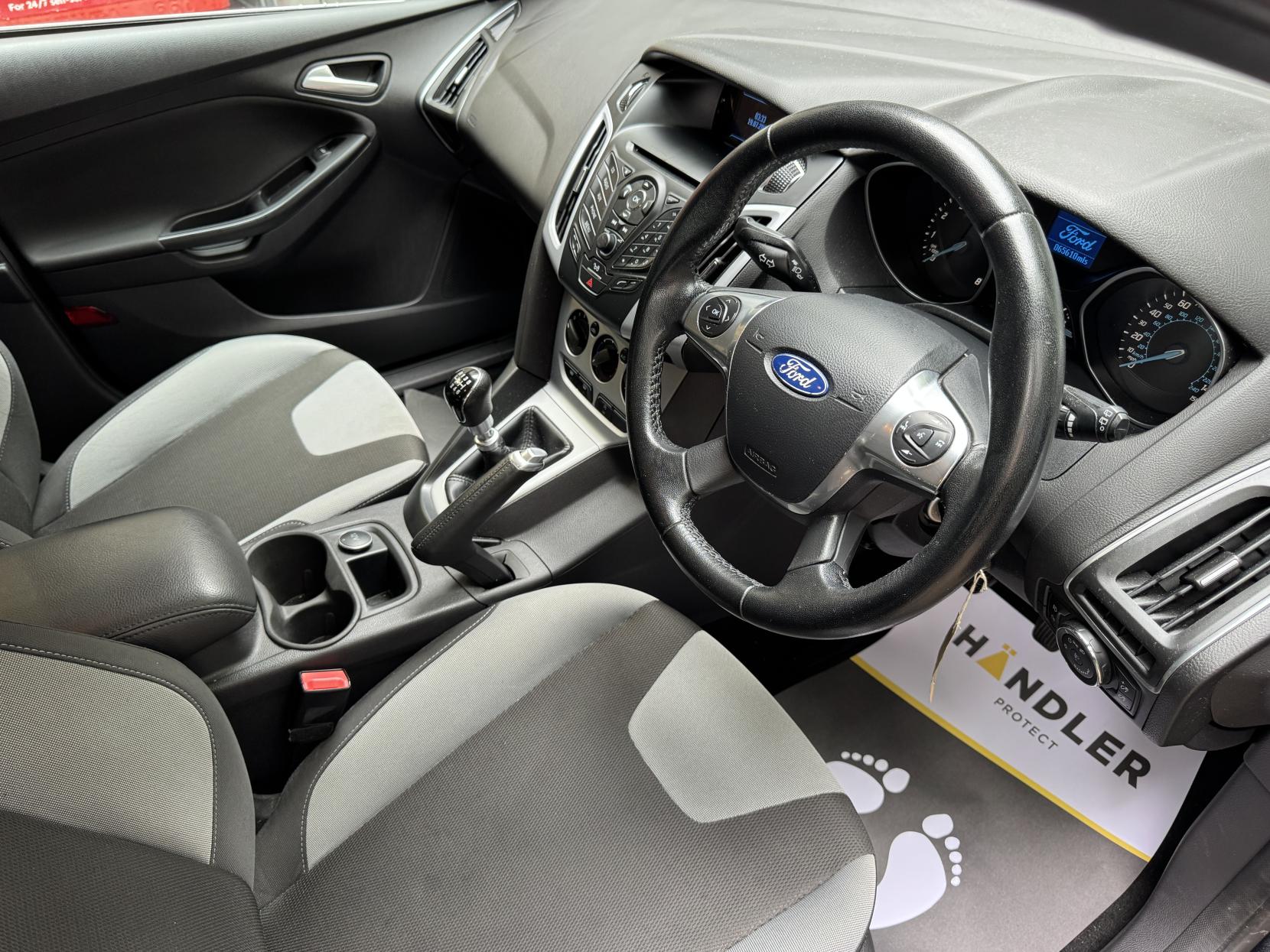 Ford Focus 1.0T EcoBoost Zetec Hatchback 5dr Petrol Manual Euro 5 (s/s) (125 ps)