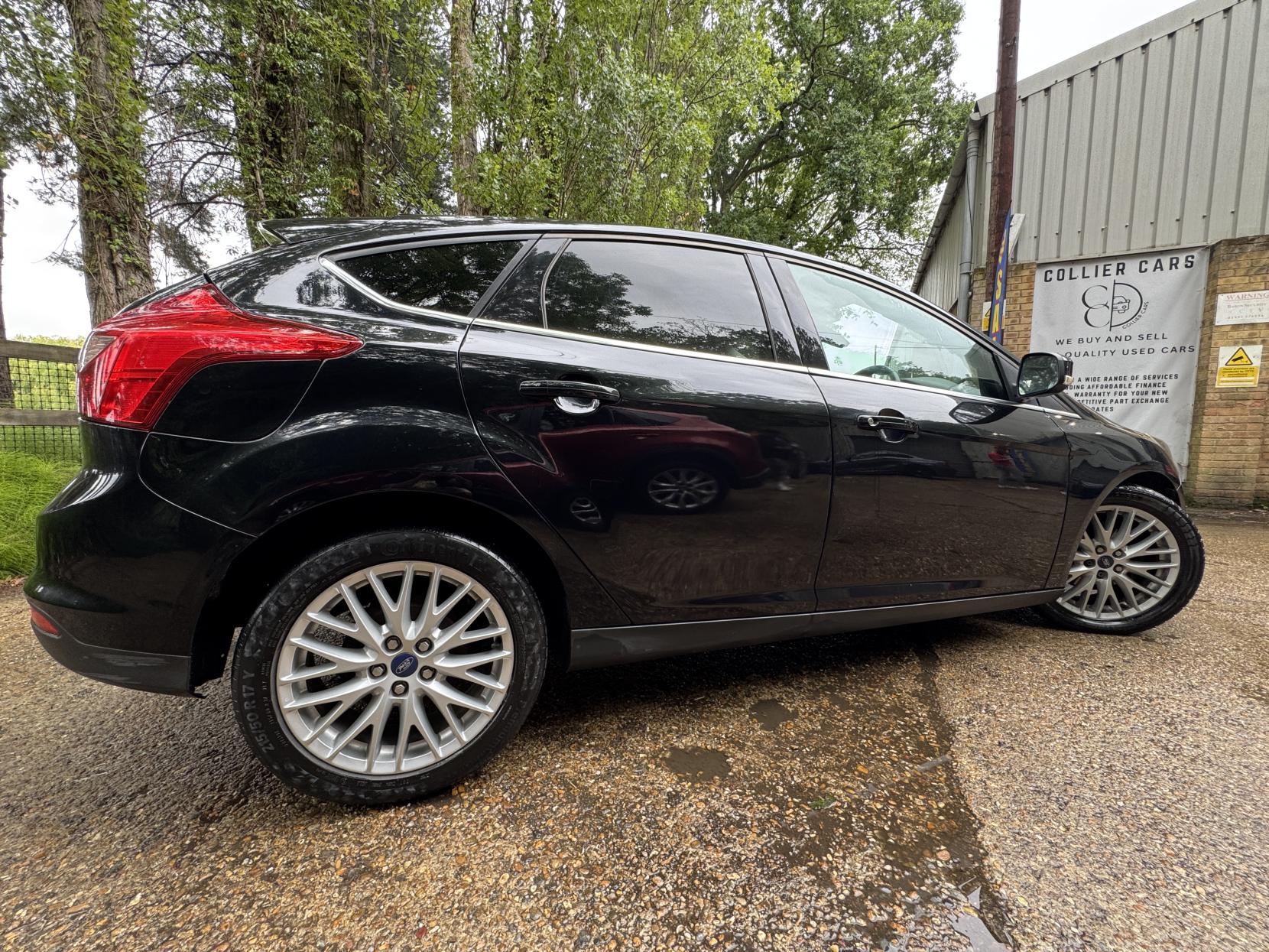 Ford Focus 1.0T EcoBoost Zetec Hatchback 5dr Petrol Manual Euro 5 (s/s) (125 ps)