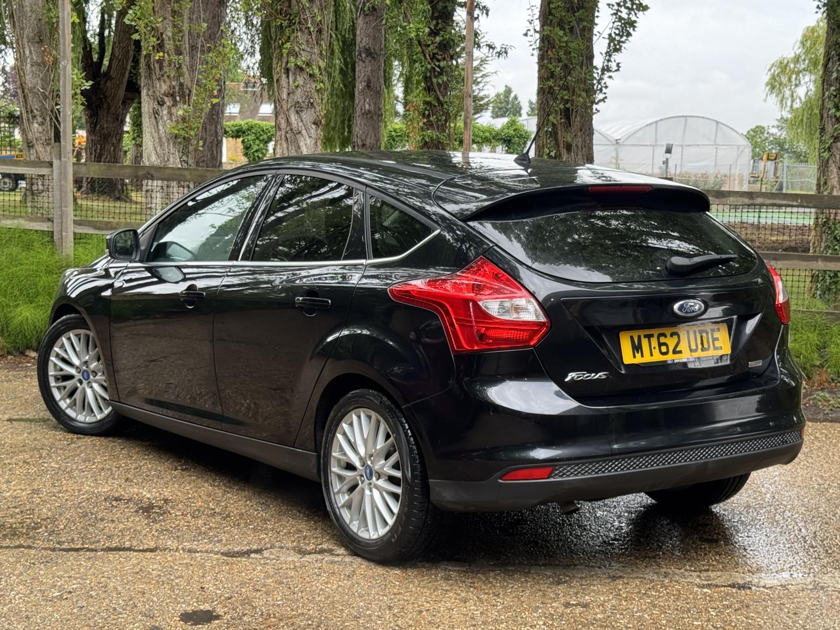 Ford Focus 1.0T EcoBoost Zetec Hatchback 5dr Petrol Manual Euro 5 (s/s) (125 ps)