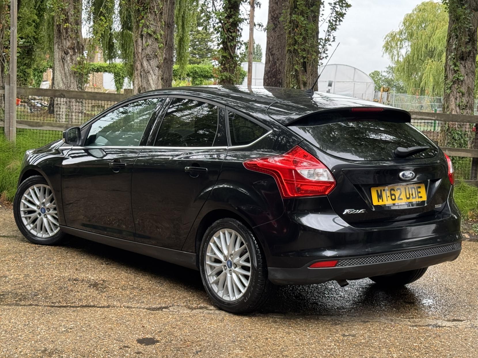 Ford Focus 1.0T EcoBoost Zetec Hatchback 5dr Petrol Manual Euro 5 (s/s) (125 ps)