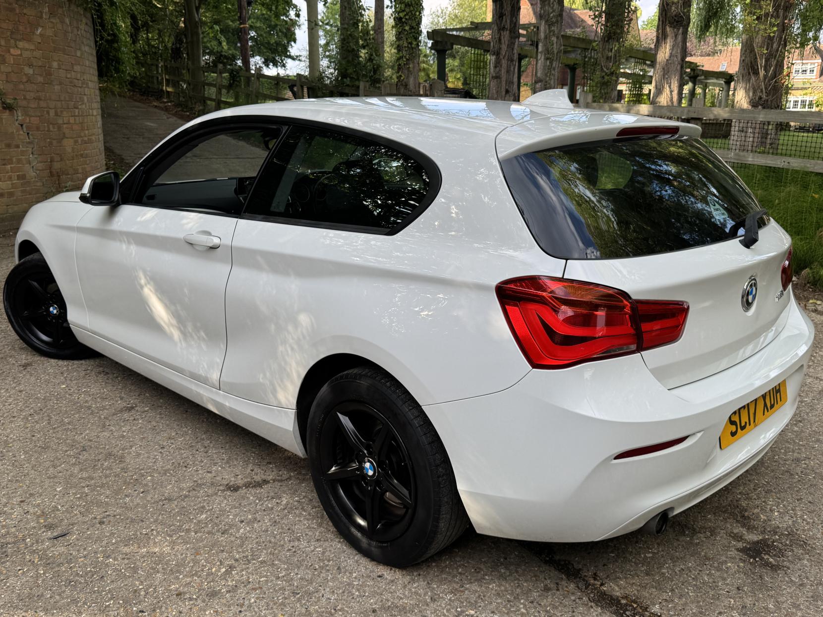BMW 1 Series 1.5 118i SE Hatchback 3dr Petrol Manual Euro 6 (s/s) (136 ps)