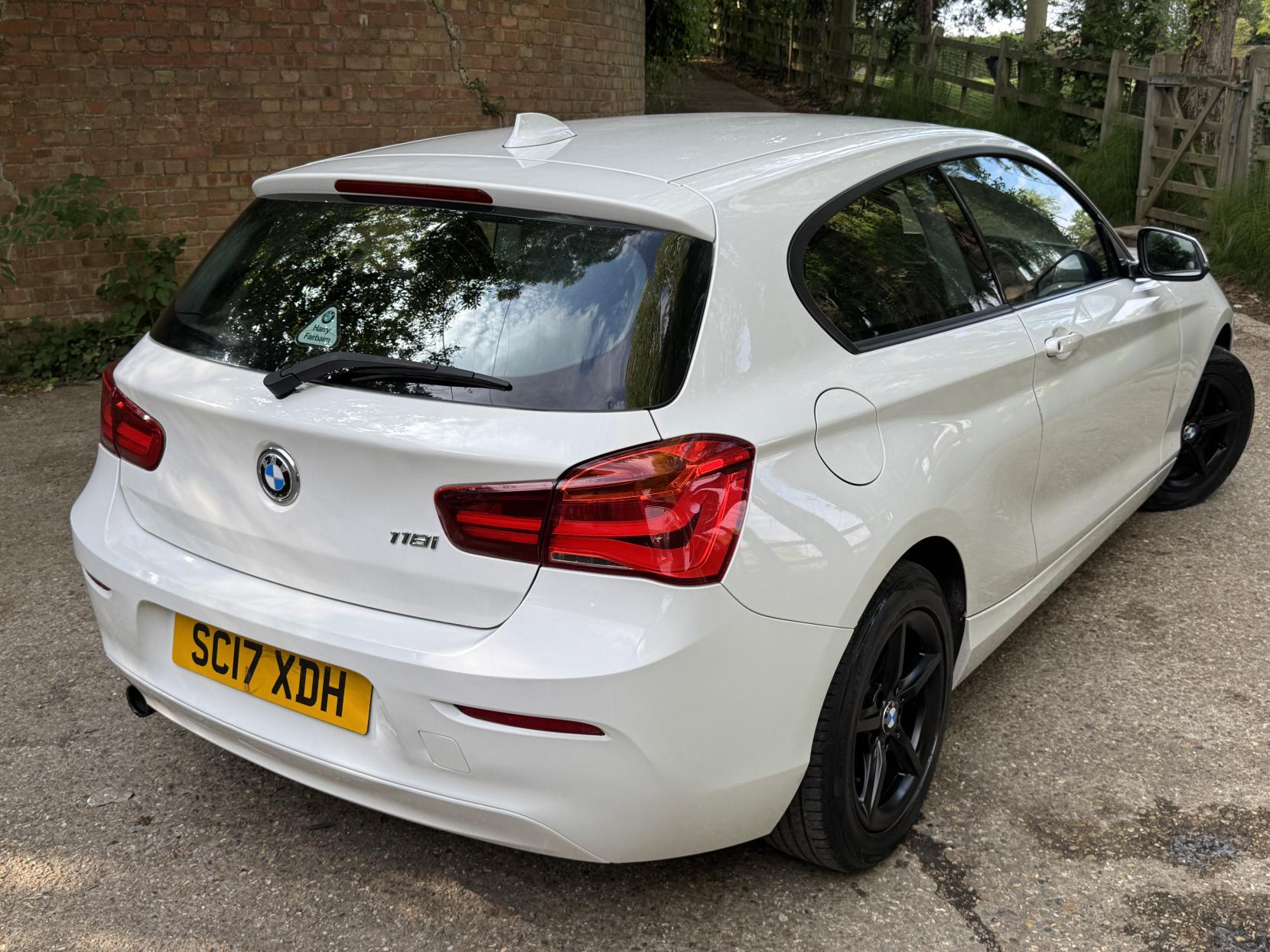 BMW 1 Series 1.5 118i SE Hatchback 3dr Petrol Manual Euro 6 (s/s) (136 ps)