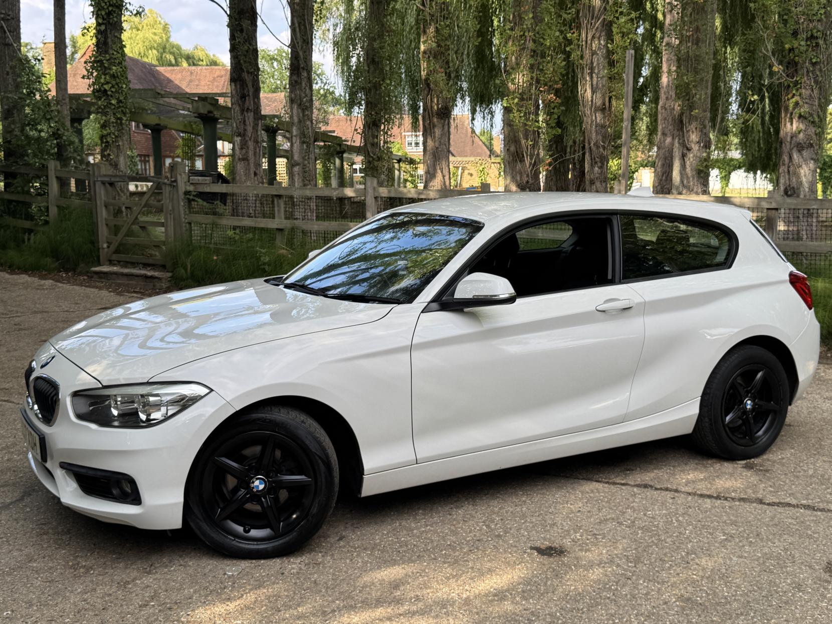 BMW 1 Series 1.5 118i SE Hatchback 3dr Petrol Manual Euro 6 (s/s) (136 ps)