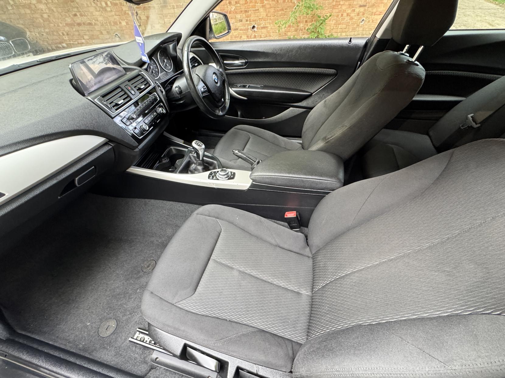 BMW 1 Series 1.5 118i SE Hatchback 3dr Petrol Manual Euro 6 (s/s) (136 ps)