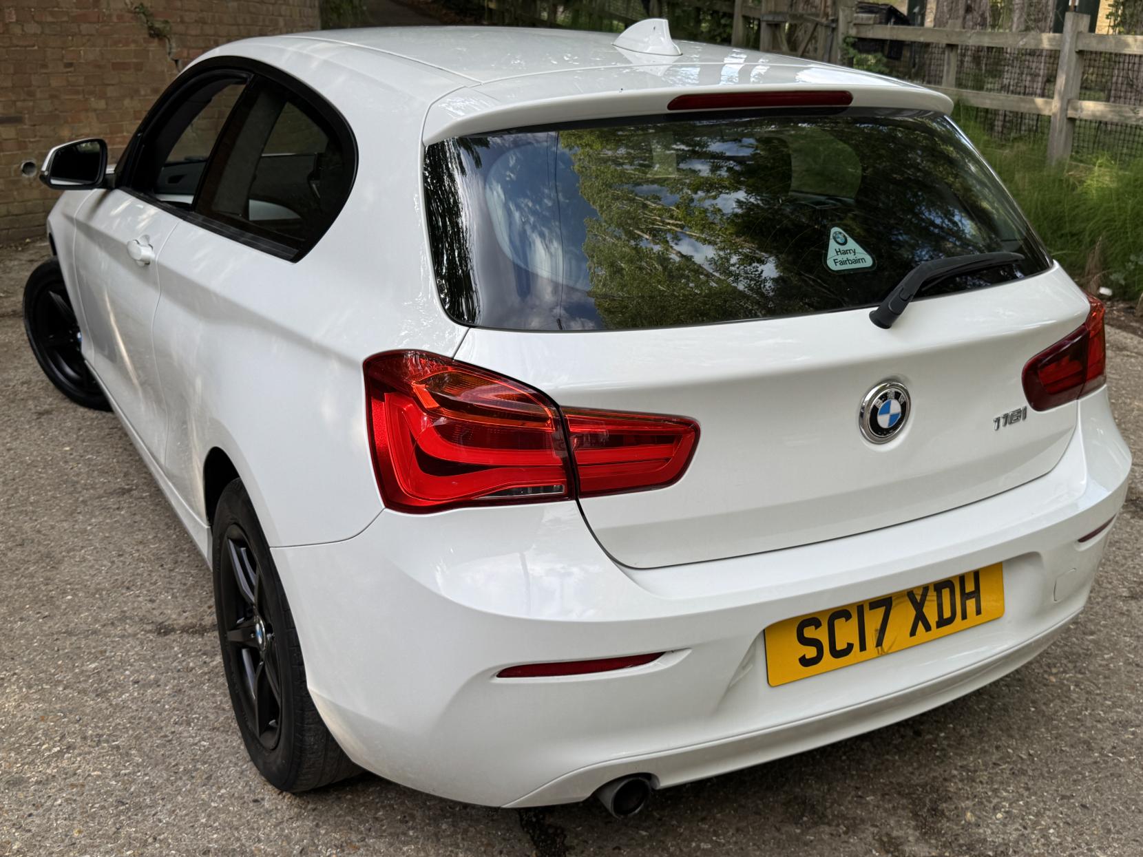 BMW 1 Series 1.5 118i SE Hatchback 3dr Petrol Manual Euro 6 (s/s) (136 ps)