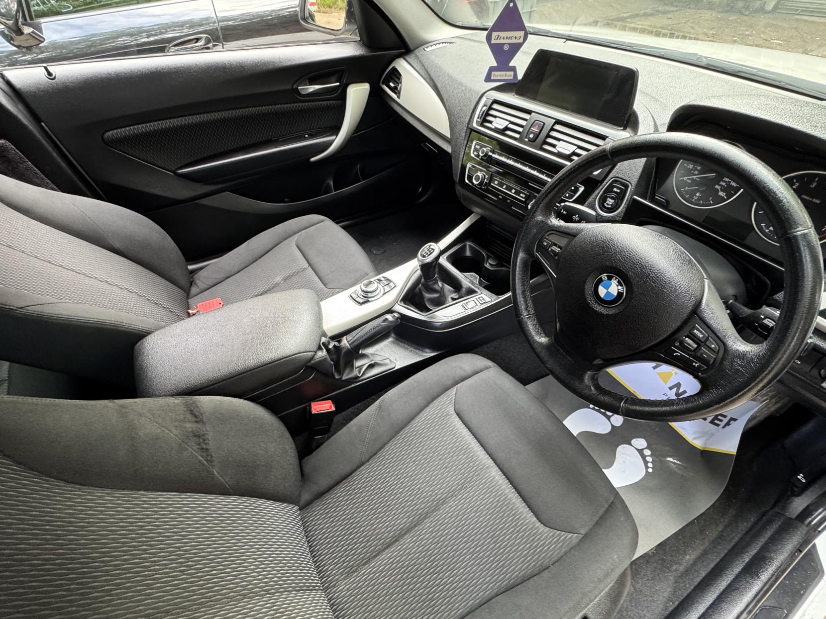BMW 1 Series 1.5 118i SE Hatchback 3dr Petrol Manual Euro 6 (s/s) (136 ps)