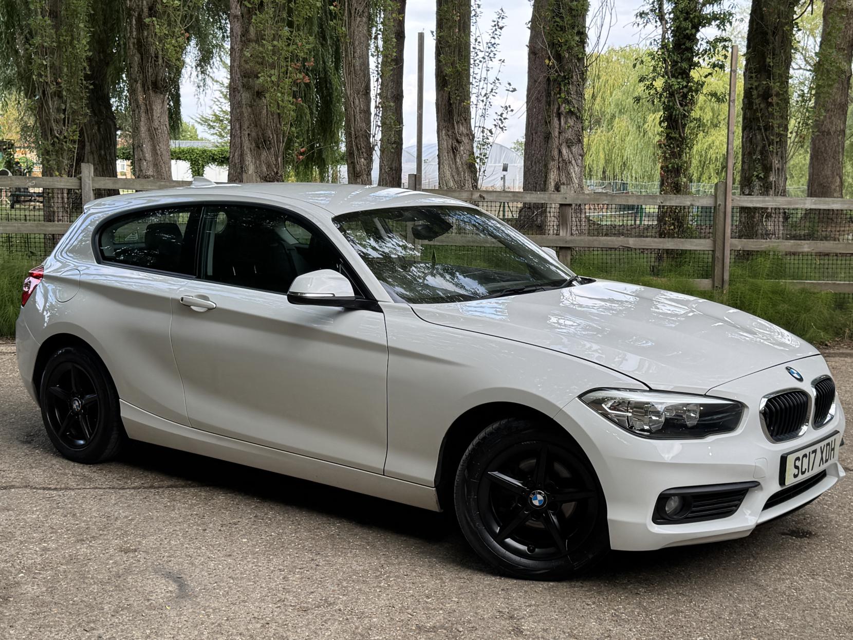 BMW 1 Series 1.5 118i SE Hatchback 3dr Petrol Manual Euro 6 (s/s) (136 ps)