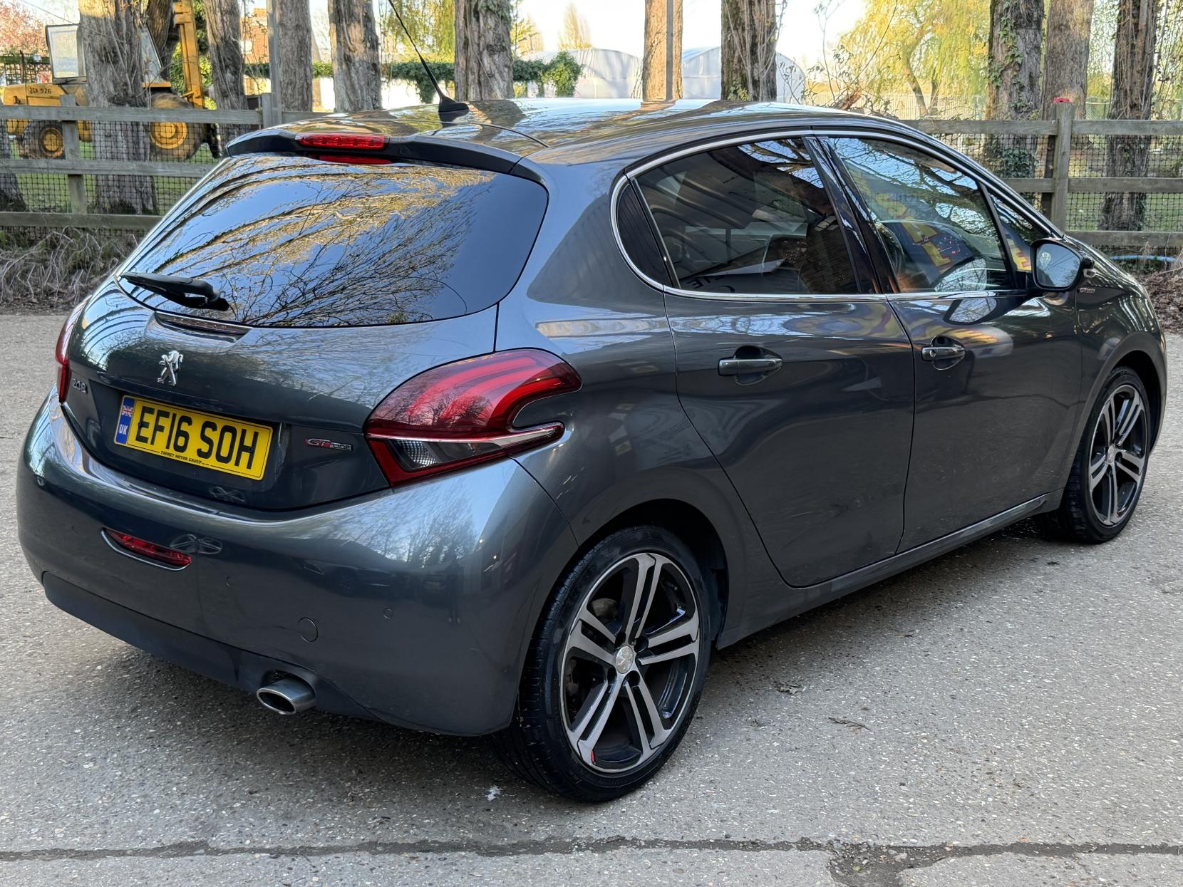 Peugeot 208 1.2 PureTech GT Line Hatchback 5dr Petrol Manual Euro 6 (s/s) (110 ps)