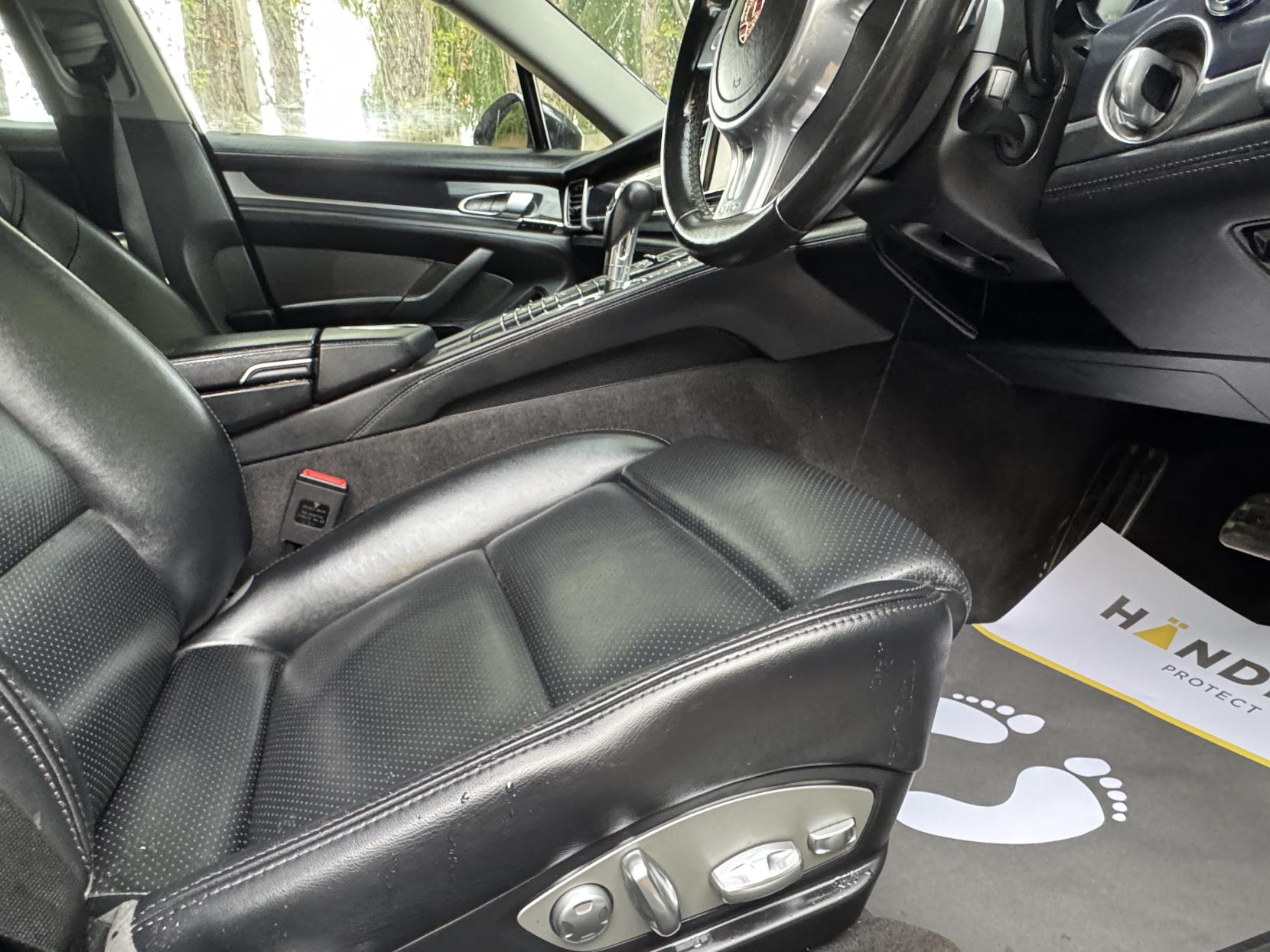 Porsche Panamera 3.0 V6 E-Hybrid S Hatchback 5dr Petrol Plug-in Hybrid TiptronicS Euro 5 (s/s) (416 ps)