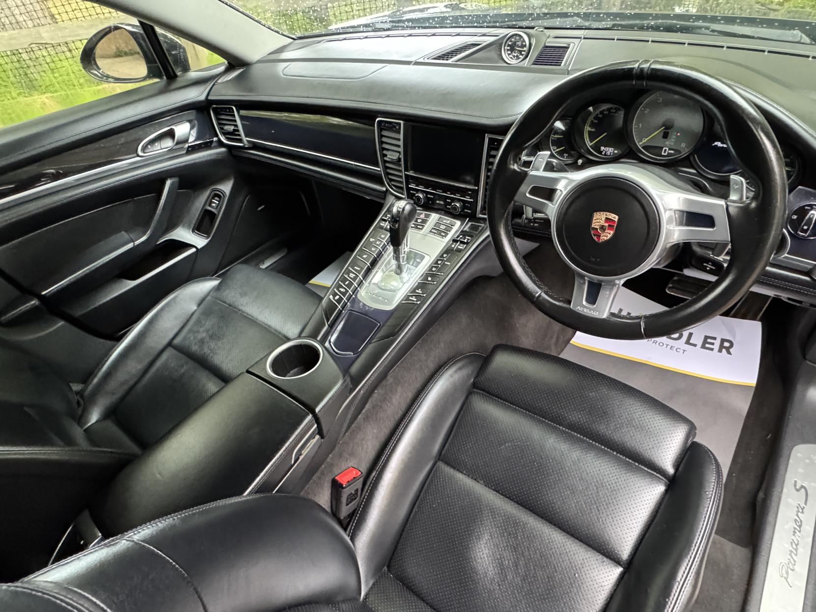 Porsche Panamera 3.0 V6 E-Hybrid S Hatchback 5dr Petrol Plug-in Hybrid TiptronicS Euro 5 (s/s) (416 ps)