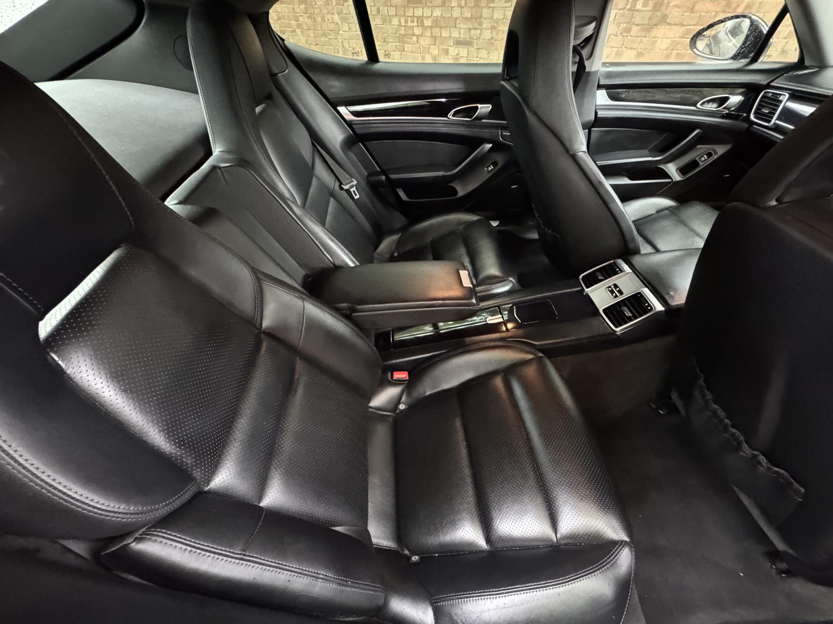Porsche Panamera 3.0 V6 E-Hybrid S Hatchback 5dr Petrol Plug-in Hybrid TiptronicS Euro 5 (s/s) (416 ps)