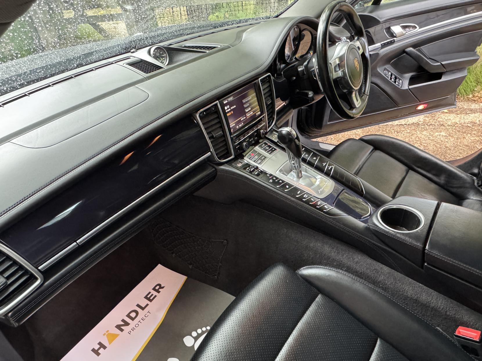 Porsche Panamera 3.0 V6 E-Hybrid S Hatchback 5dr Petrol Plug-in Hybrid TiptronicS Euro 5 (s/s) (416 ps)