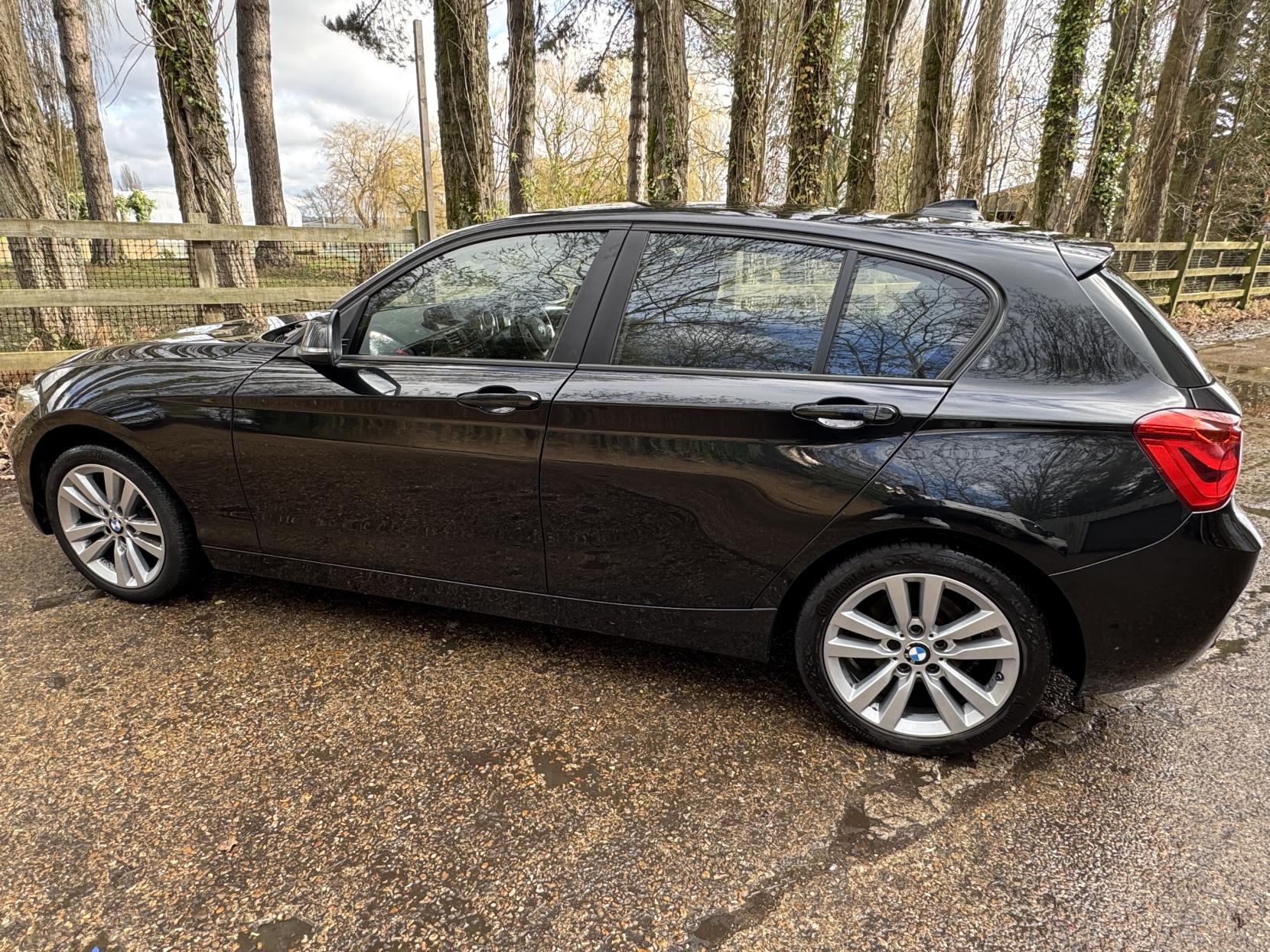BMW 1 Series 1.5 118i Sport Hatchback 5dr Petrol Auto Euro 6 (s/s) (136 ps)