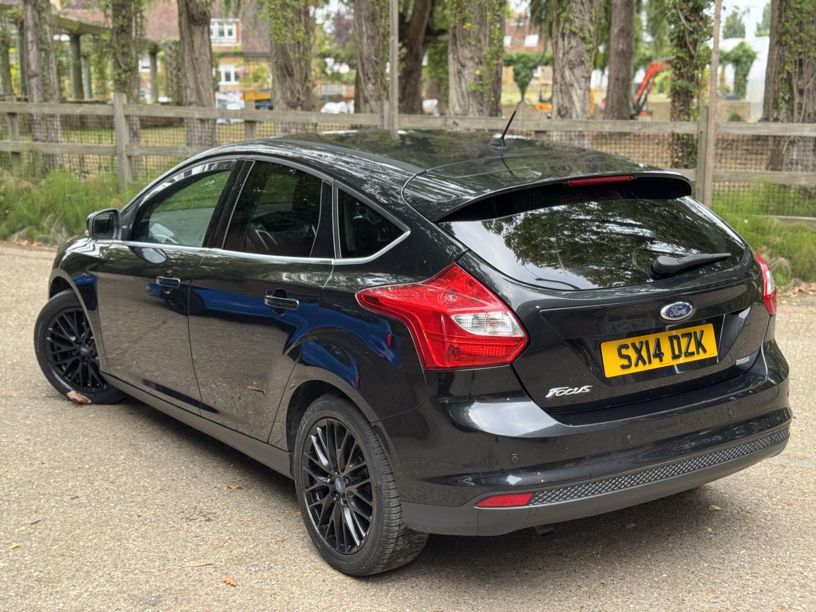 Ford Focus 1.0T EcoBoost Zetec Hatchback 5dr Petrol Manual Euro 5 (s/s) (125 ps)