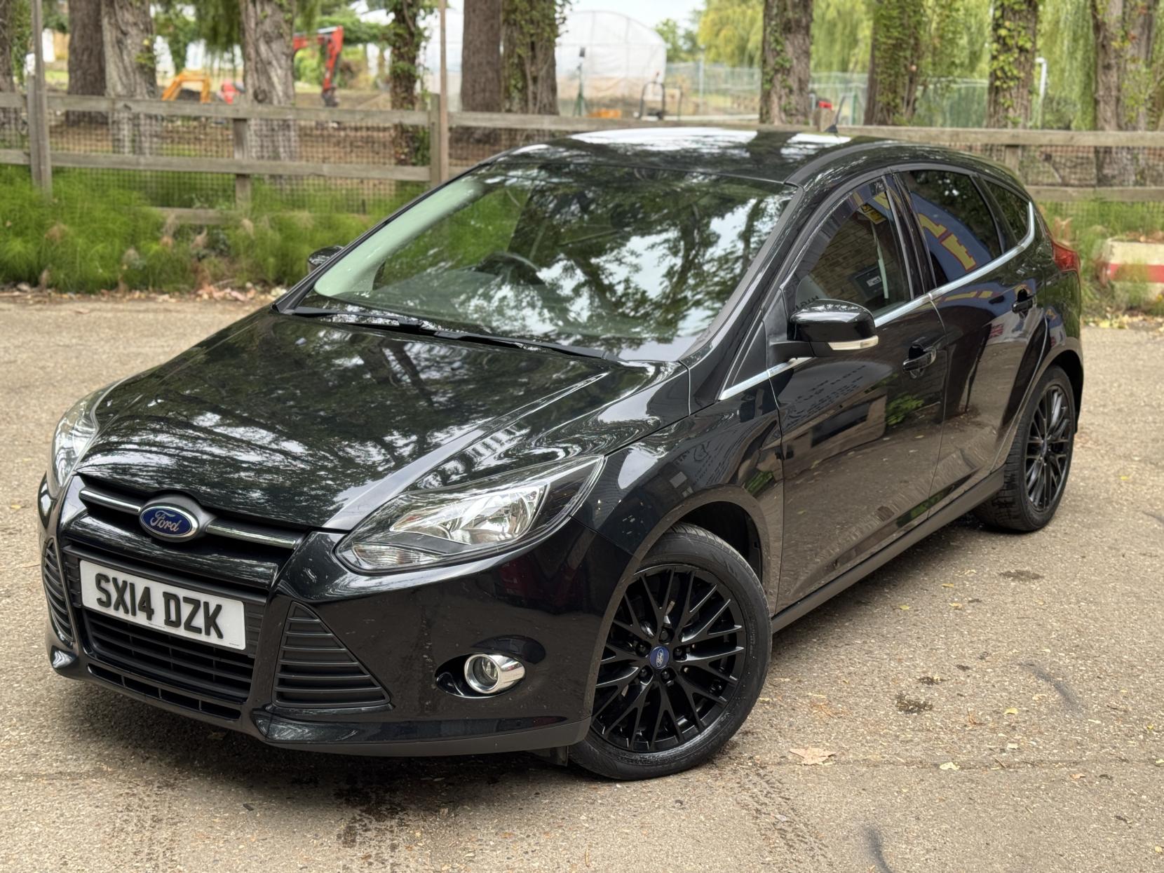 Ford Focus 1.0T EcoBoost Zetec Hatchback 5dr Petrol Manual Euro 5 (s/s) (125 ps)