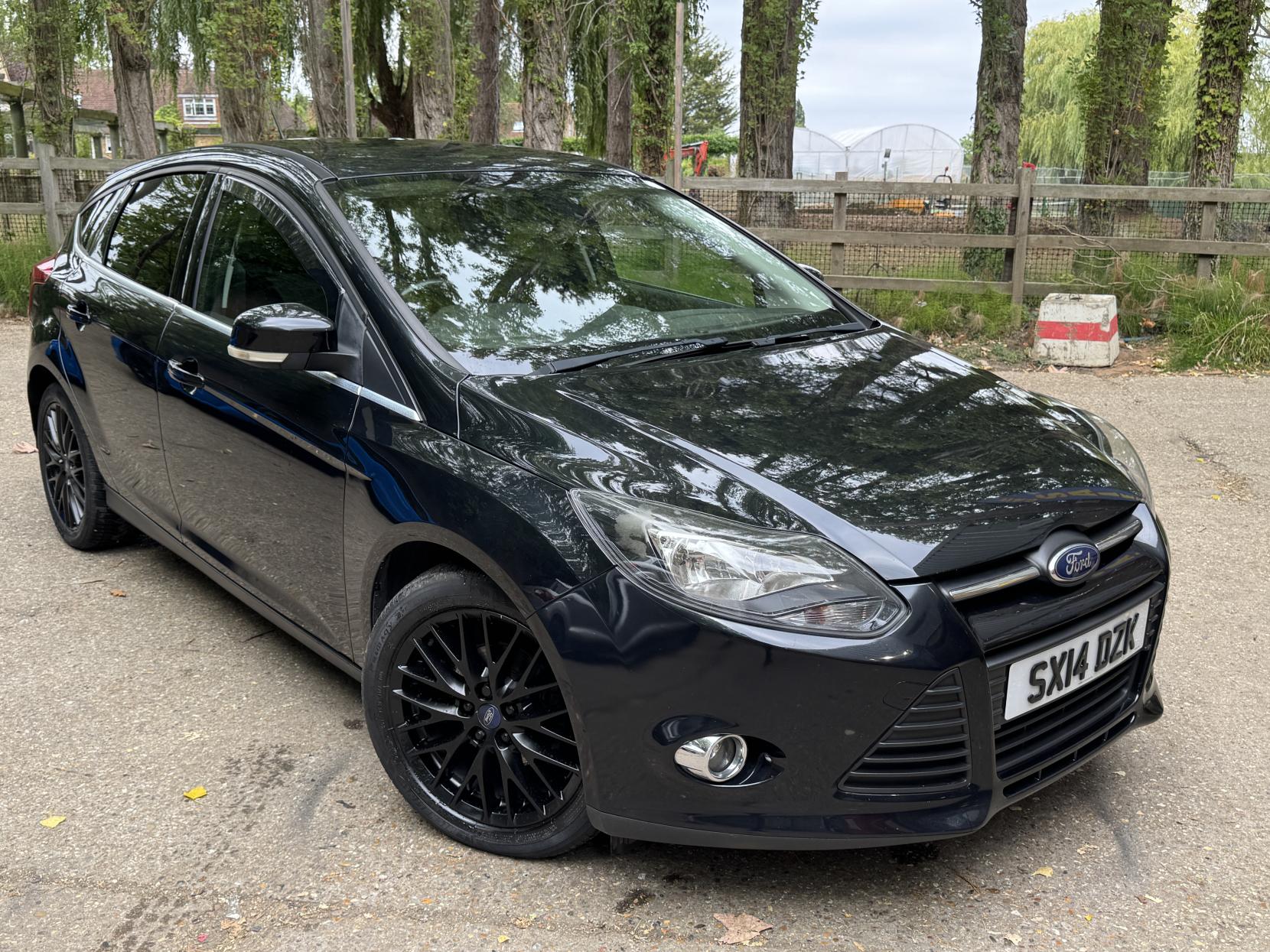 Ford Focus 1.0T EcoBoost Zetec Hatchback 5dr Petrol Manual Euro 5 (s/s) (125 ps)