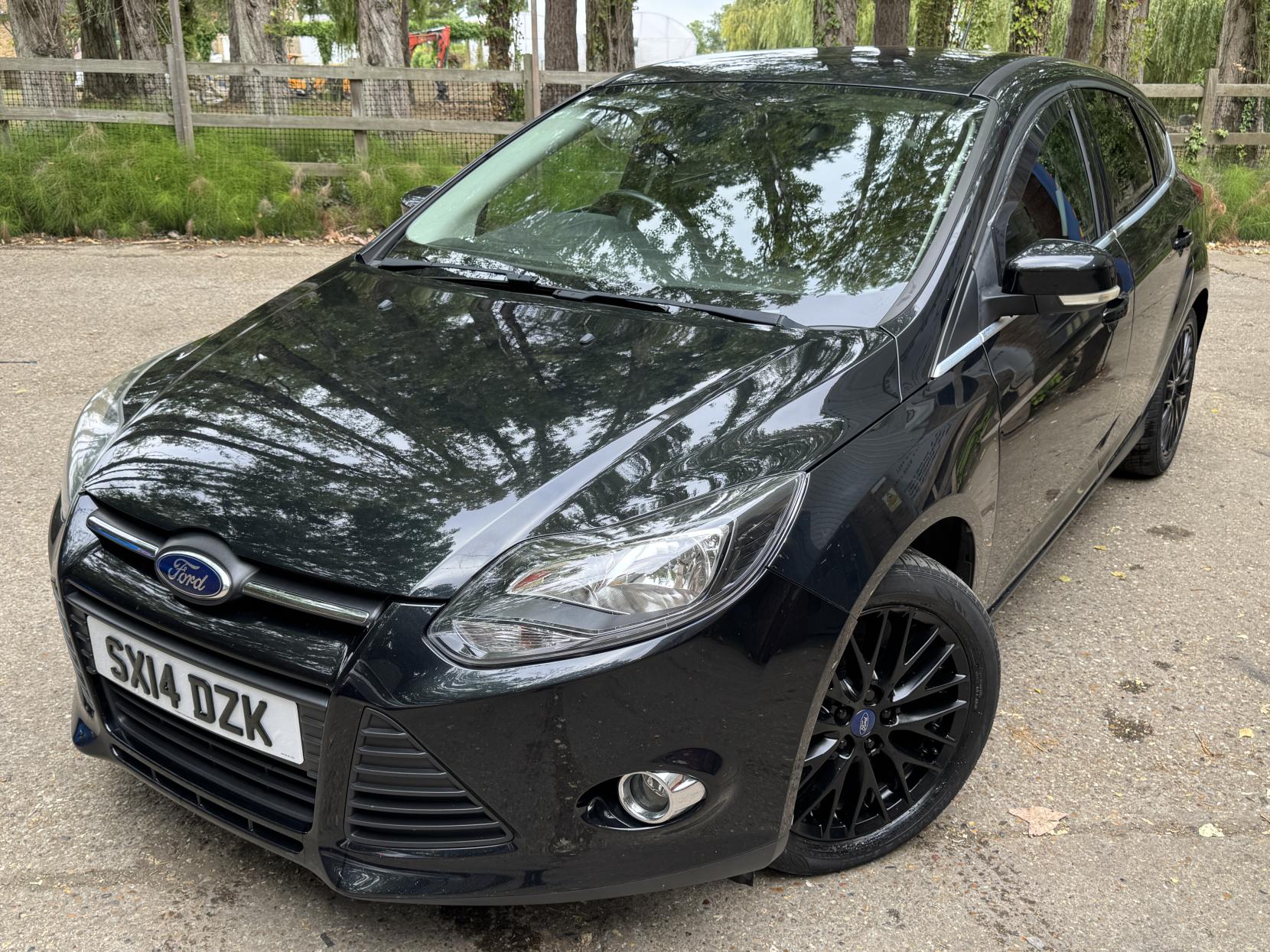 Ford Focus 1.0T EcoBoost Zetec Hatchback 5dr Petrol Manual Euro 5 (s/s) (125 ps)
