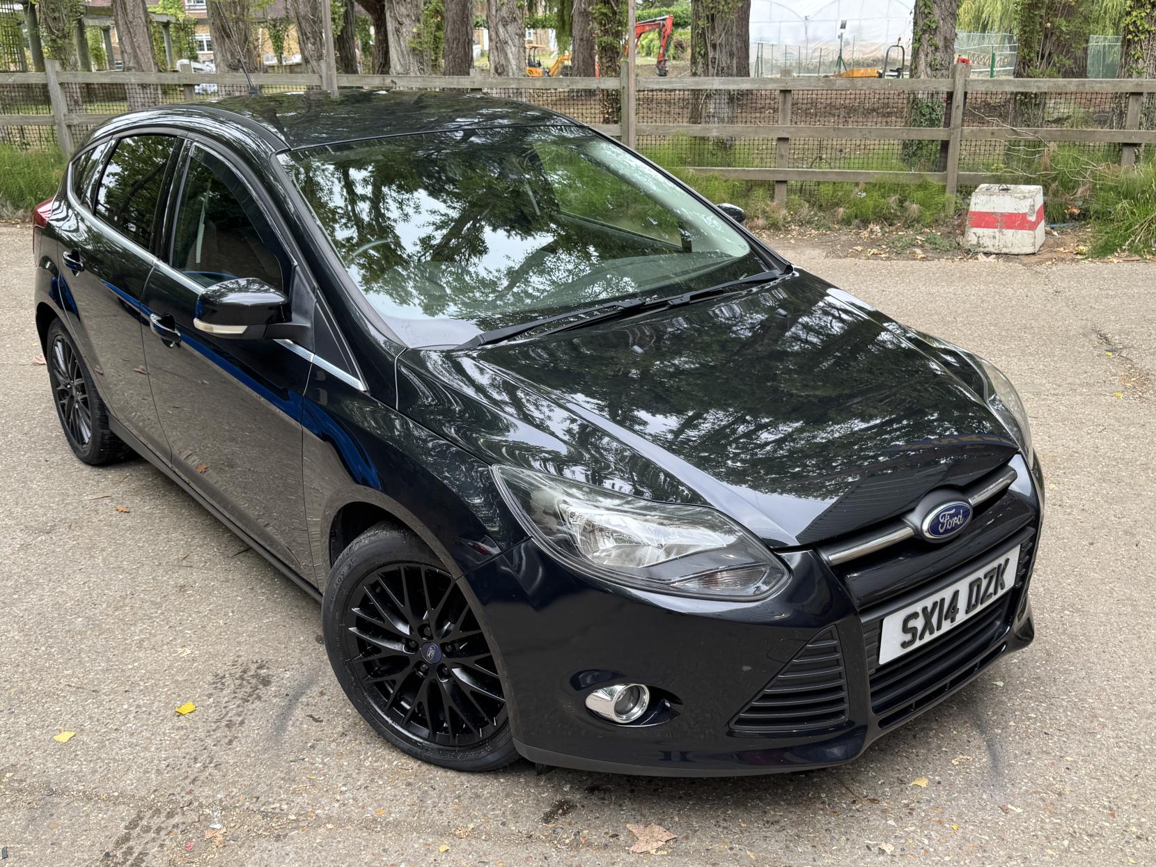 Ford Focus 1.0T EcoBoost Zetec Hatchback 5dr Petrol Manual Euro 5 (s/s) (125 ps)
