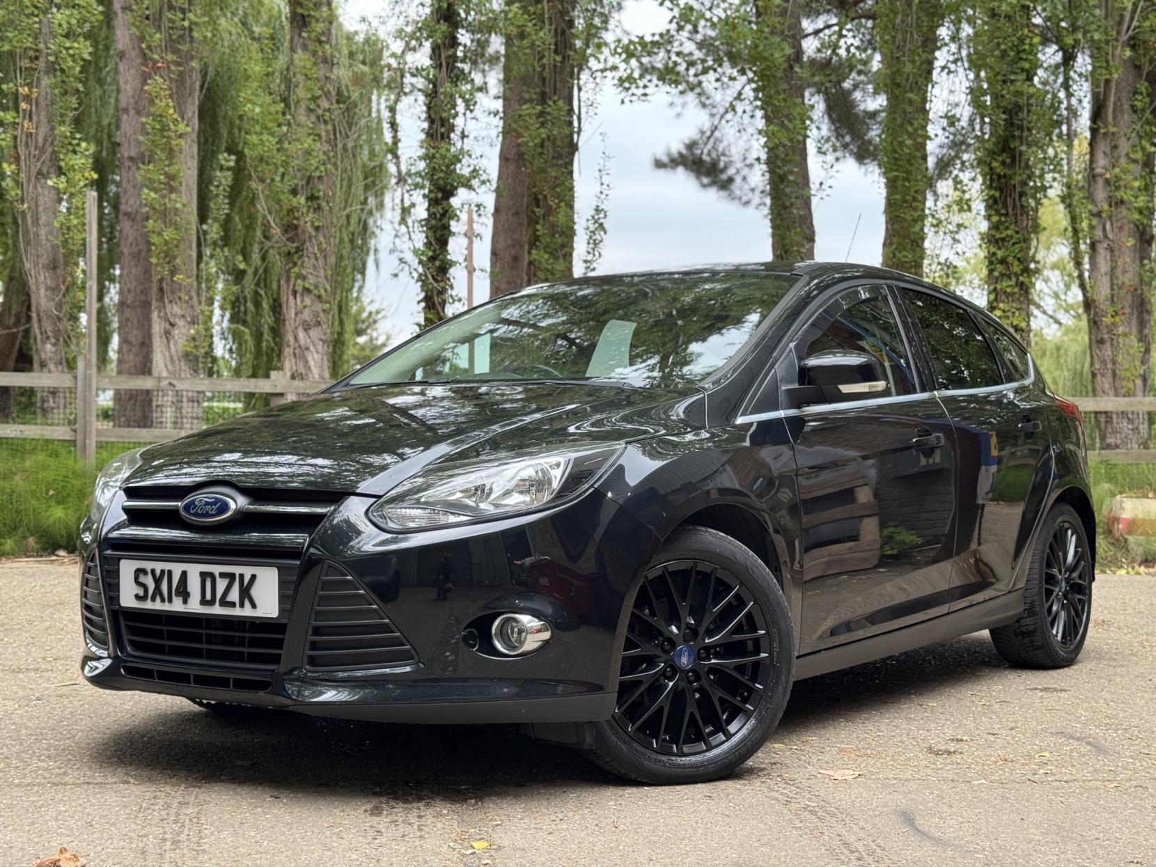 Ford Focus 1.0T EcoBoost Zetec Hatchback 5dr Petrol Manual Euro 5 (s/s) (125 ps)