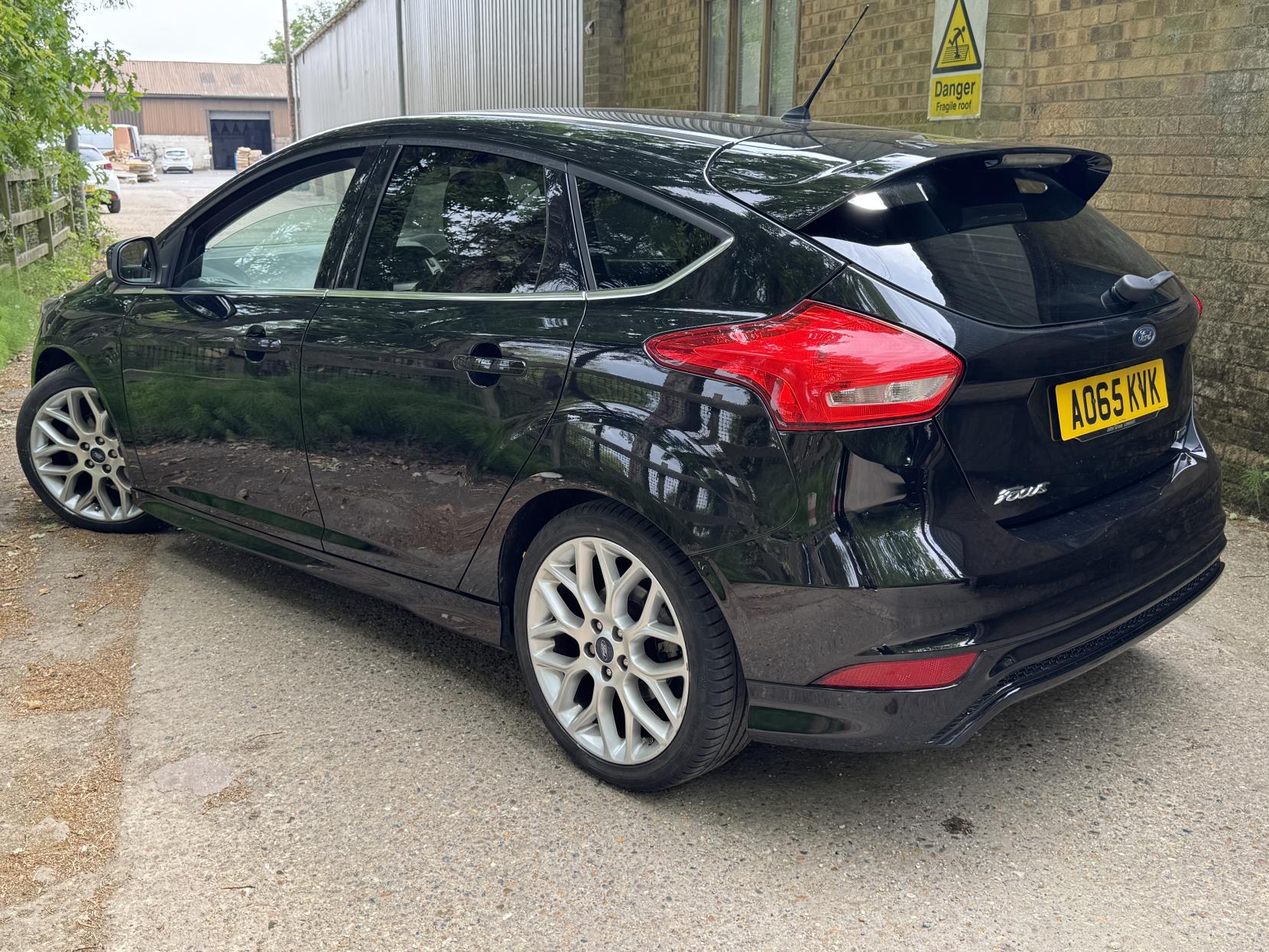 Ford Focus 1.0T EcoBoost Zetec S Hatchback 5dr Petrol Manual Euro 6 (s/s) (125 ps)