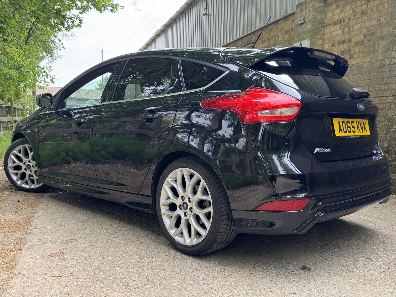 Ford Focus 1.0T EcoBoost Zetec S Hatchback 5dr Petrol Manual Euro 6 (s/s) (125 ps)