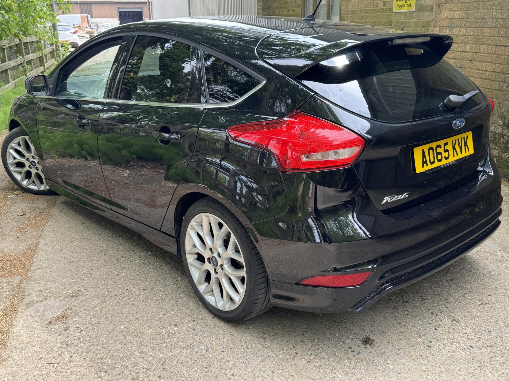 Ford Focus 1.0T EcoBoost Zetec S Hatchback 5dr Petrol Manual Euro 6 (s/s) (125 ps)