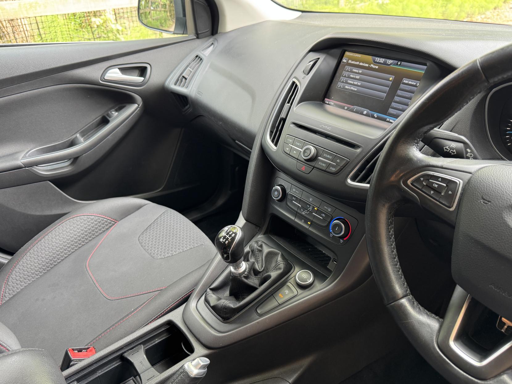 Ford Focus 1.0T EcoBoost Zetec S Hatchback 5dr Petrol Manual Euro 6 (s/s) (125 ps)