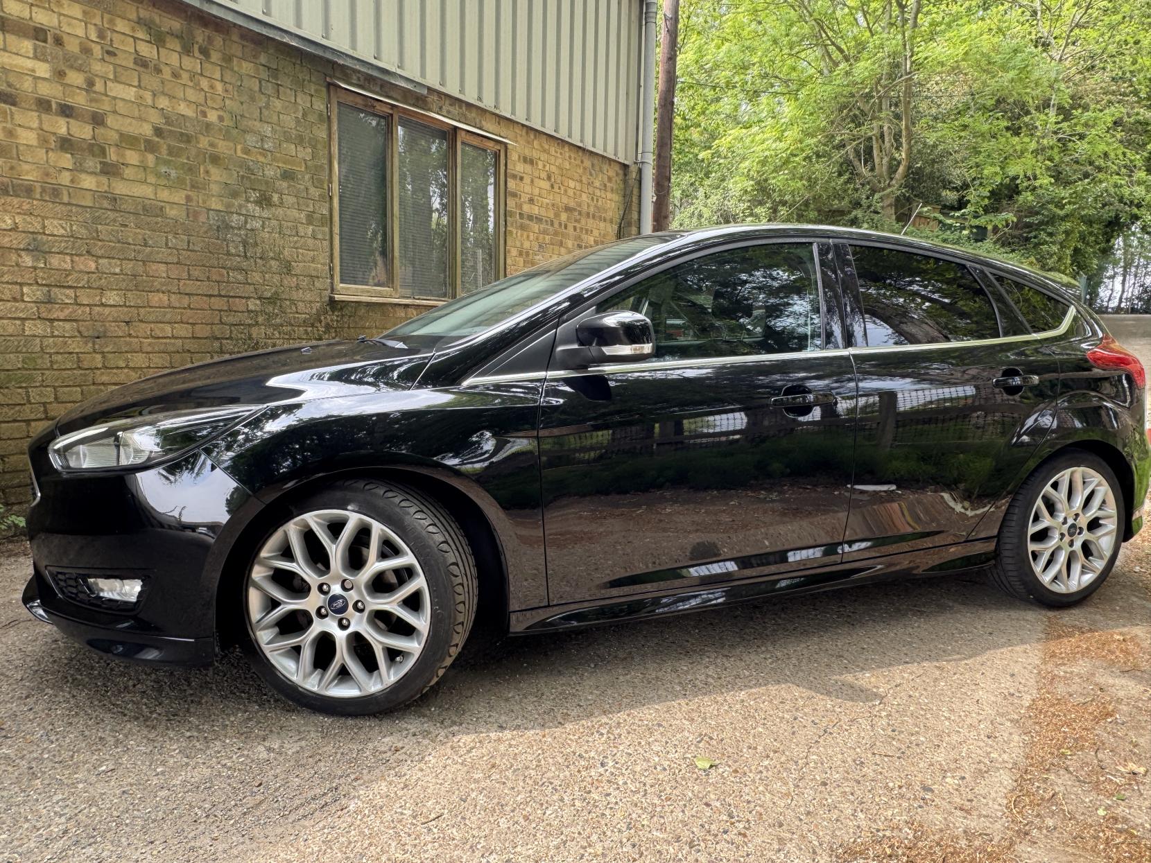 Ford Focus 1.0T EcoBoost Zetec S Hatchback 5dr Petrol Manual Euro 6 (s/s) (125 ps)