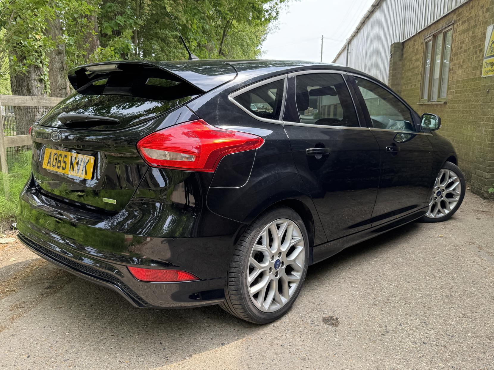 Ford Focus 1.0T EcoBoost Zetec S Hatchback 5dr Petrol Manual Euro 6 (s/s) (125 ps)