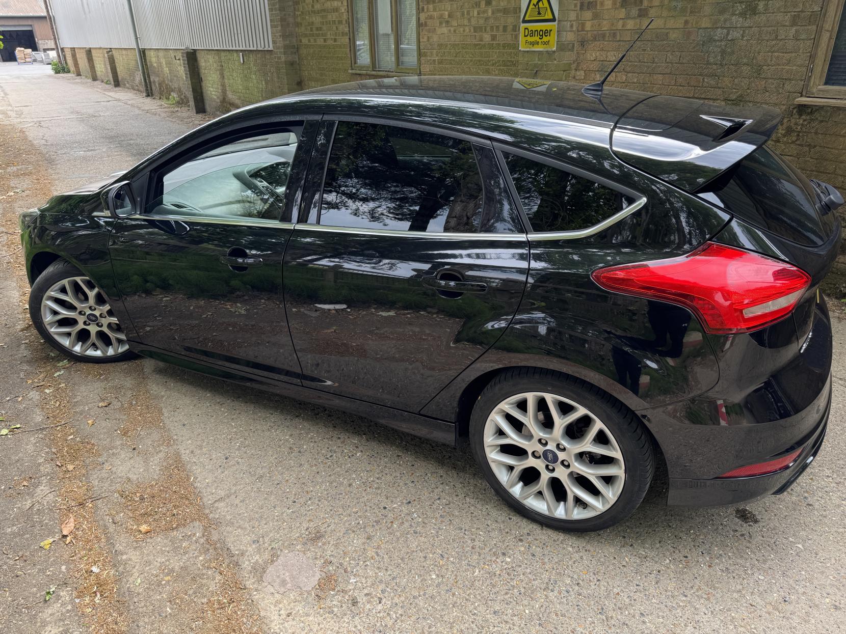 Ford Focus 1.0T EcoBoost Zetec S Hatchback 5dr Petrol Manual Euro 6 (s/s) (125 ps)