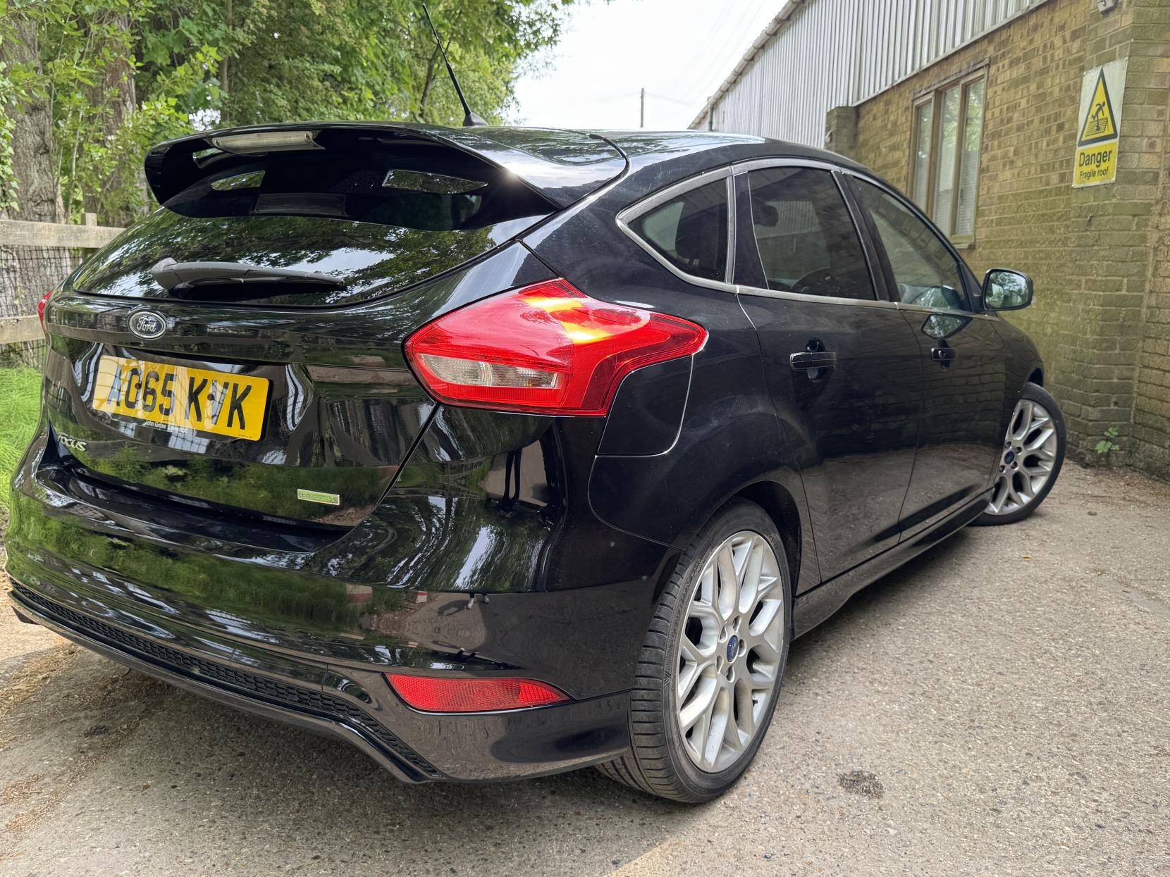 Ford Focus 1.0T EcoBoost Zetec S Hatchback 5dr Petrol Manual Euro 6 (s/s) (125 ps)