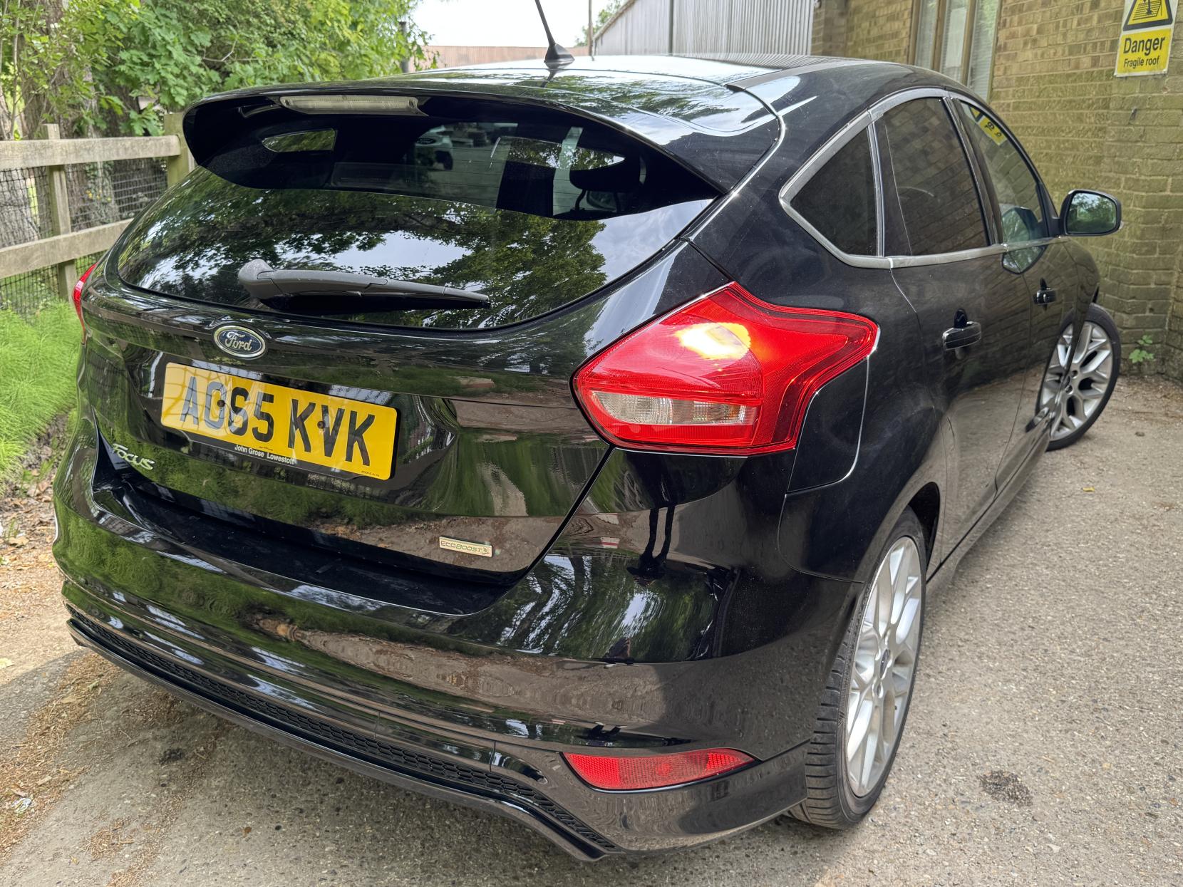 Ford Focus 1.0T EcoBoost Zetec S Hatchback 5dr Petrol Manual Euro 6 (s/s) (125 ps)