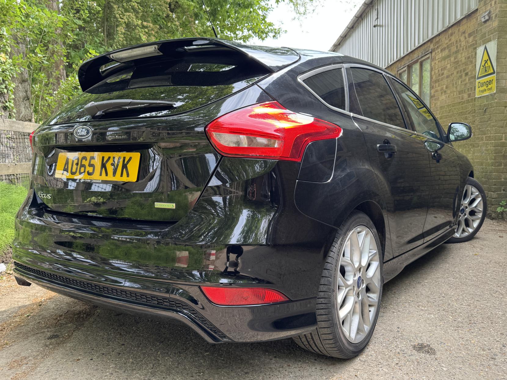 Ford Focus 1.0T EcoBoost Zetec S Hatchback 5dr Petrol Manual Euro 6 (s/s) (125 ps)