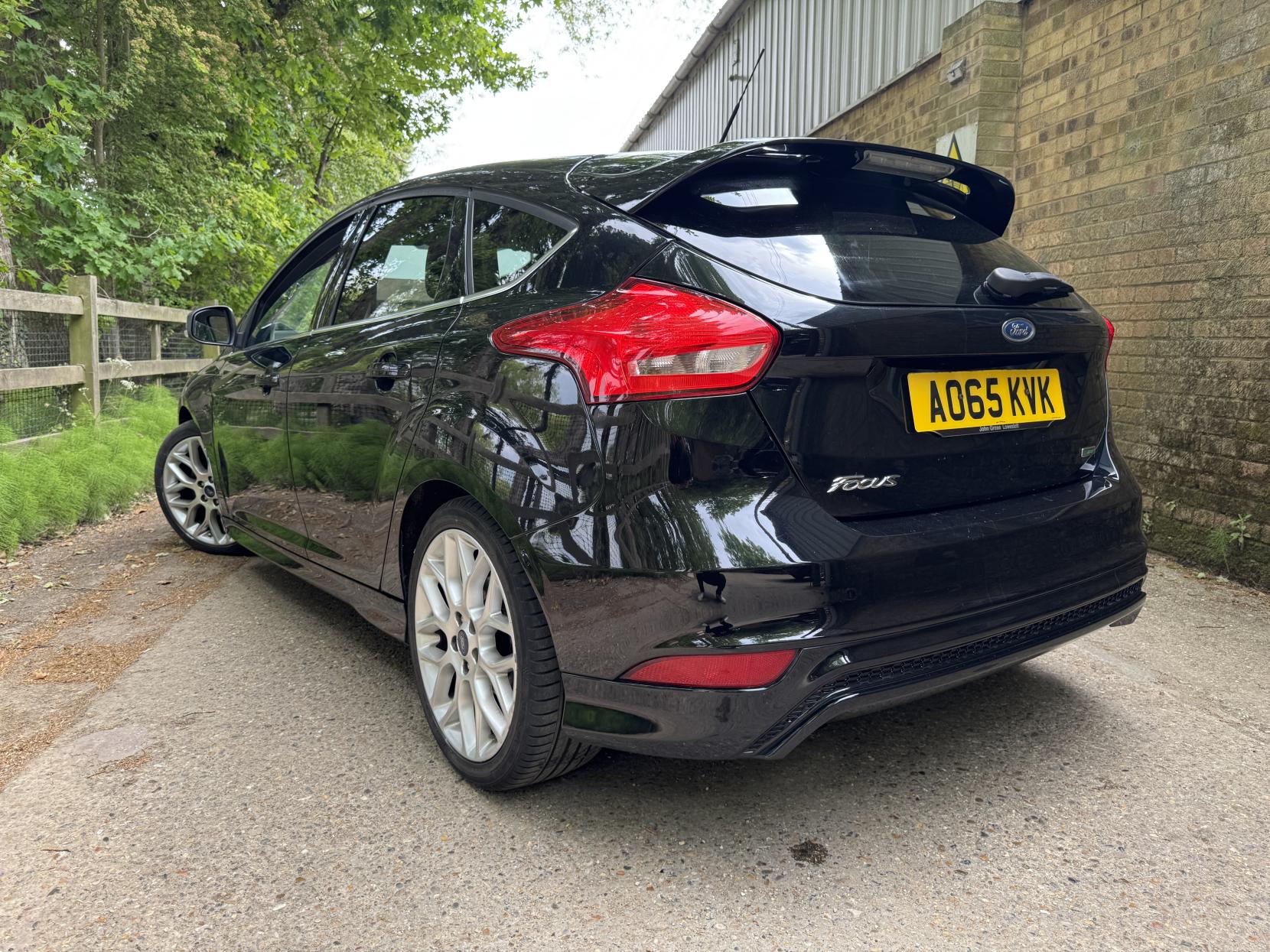 Ford Focus 1.0T EcoBoost Zetec S Hatchback 5dr Petrol Manual Euro 6 (s/s) (125 ps)