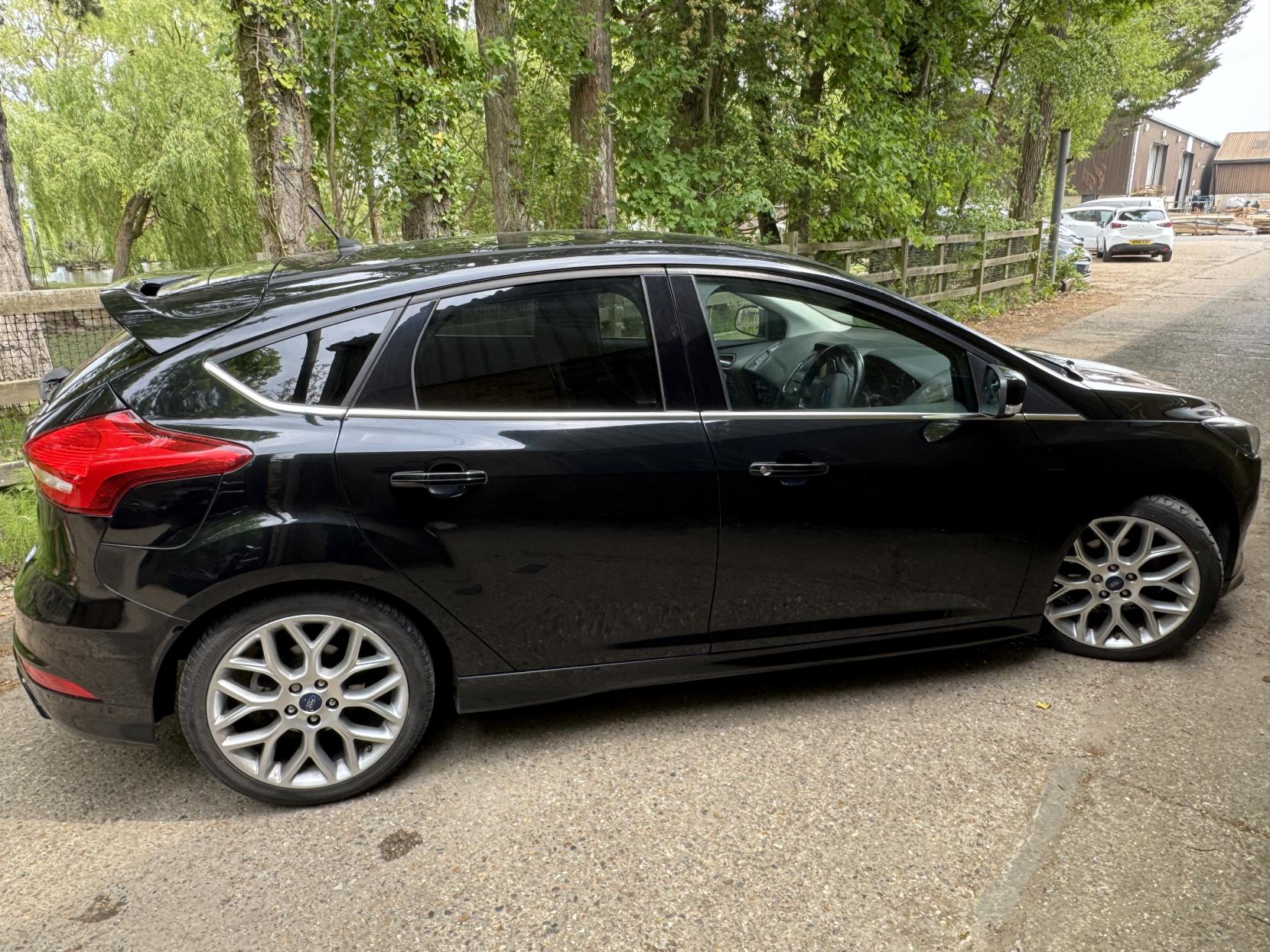 Ford Focus 1.0T EcoBoost Zetec S Hatchback 5dr Petrol Manual Euro 6 (s/s) (125 ps)