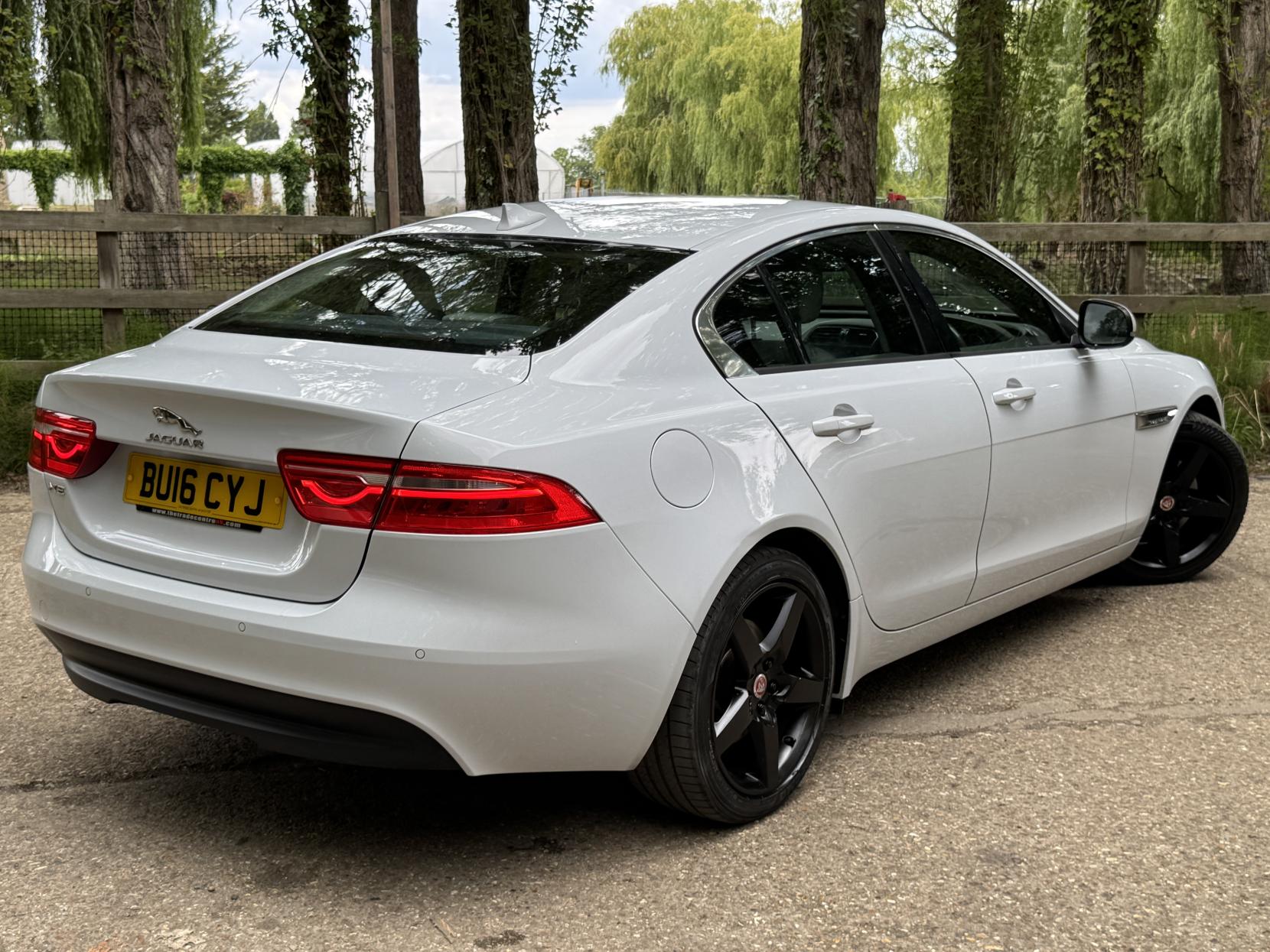 Jaguar XE 2.0d SE Saloon 4dr Diesel Manual Euro 6 (s/s) (163 ps)