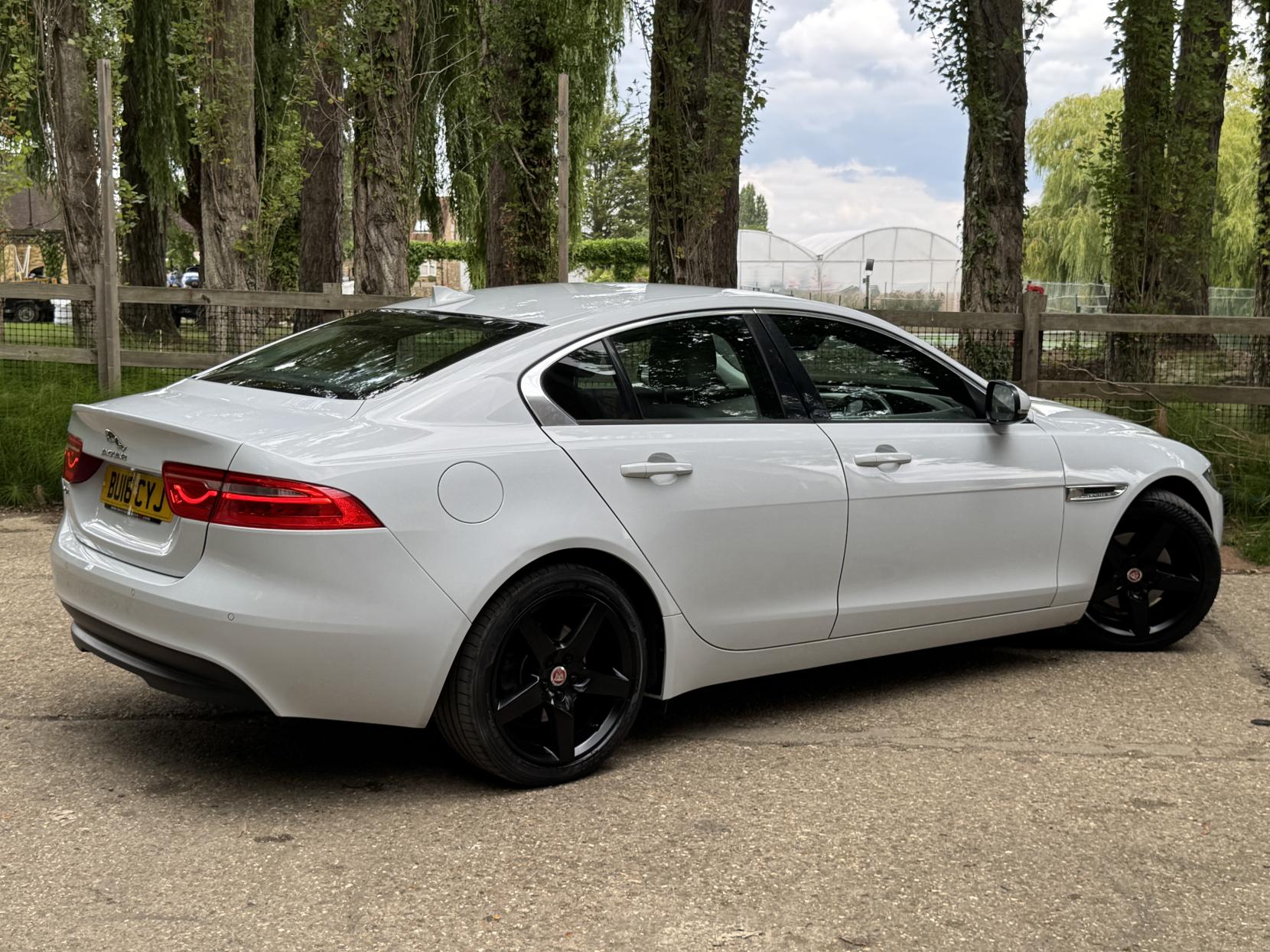 Jaguar XE 2.0d SE Saloon 4dr Diesel Manual Euro 6 (s/s) (163 ps)