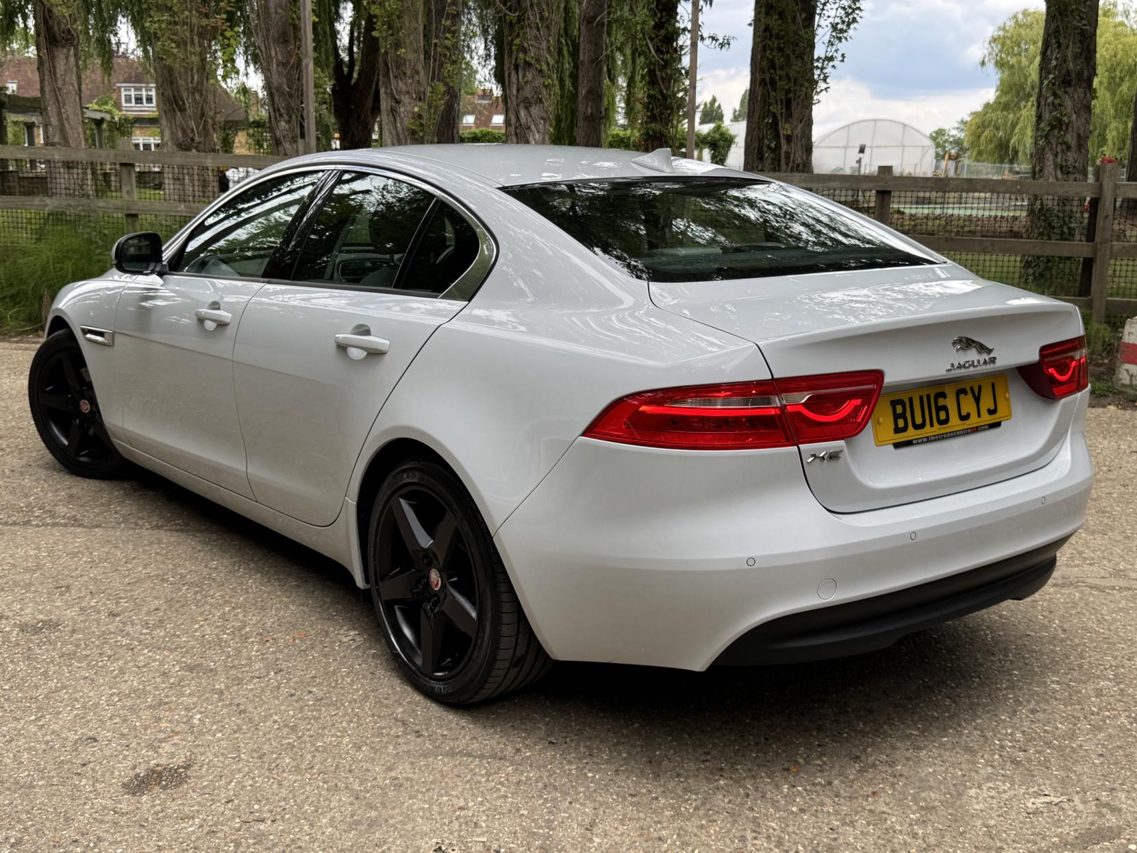 Jaguar XE 2.0d SE Saloon 4dr Diesel Manual Euro 6 (s/s) (163 ps)