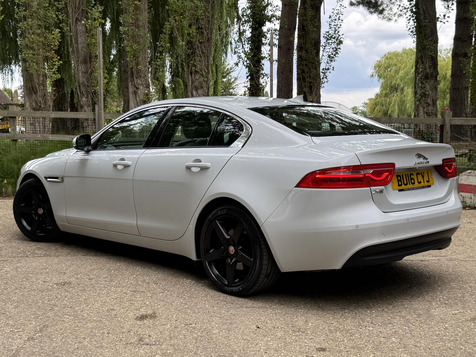 Jaguar XE 2.0d SE Saloon 4dr Diesel Manual Euro 6 (s/s) (163 ps)