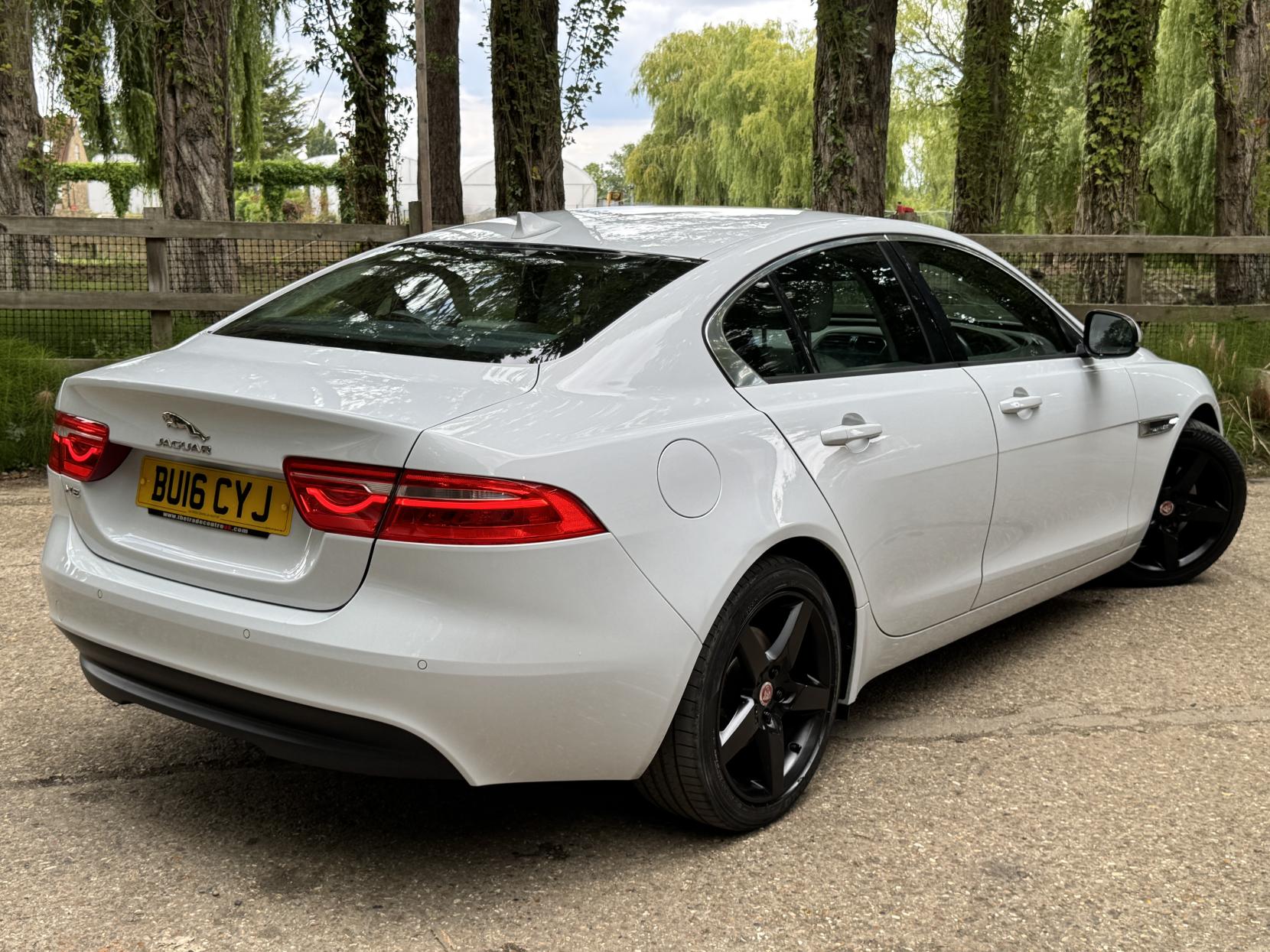 Jaguar XE 2.0d SE Saloon 4dr Diesel Manual Euro 6 (s/s) (163 ps)