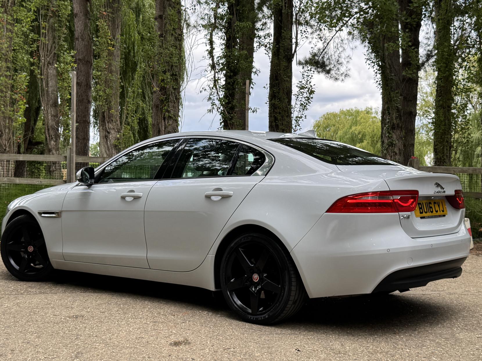 Jaguar XE 2.0d SE Saloon 4dr Diesel Manual Euro 6 (s/s) (163 ps)