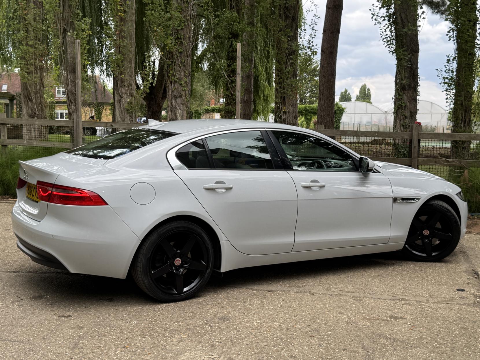 Jaguar XE 2.0d SE Saloon 4dr Diesel Manual Euro 6 (s/s) (163 ps)