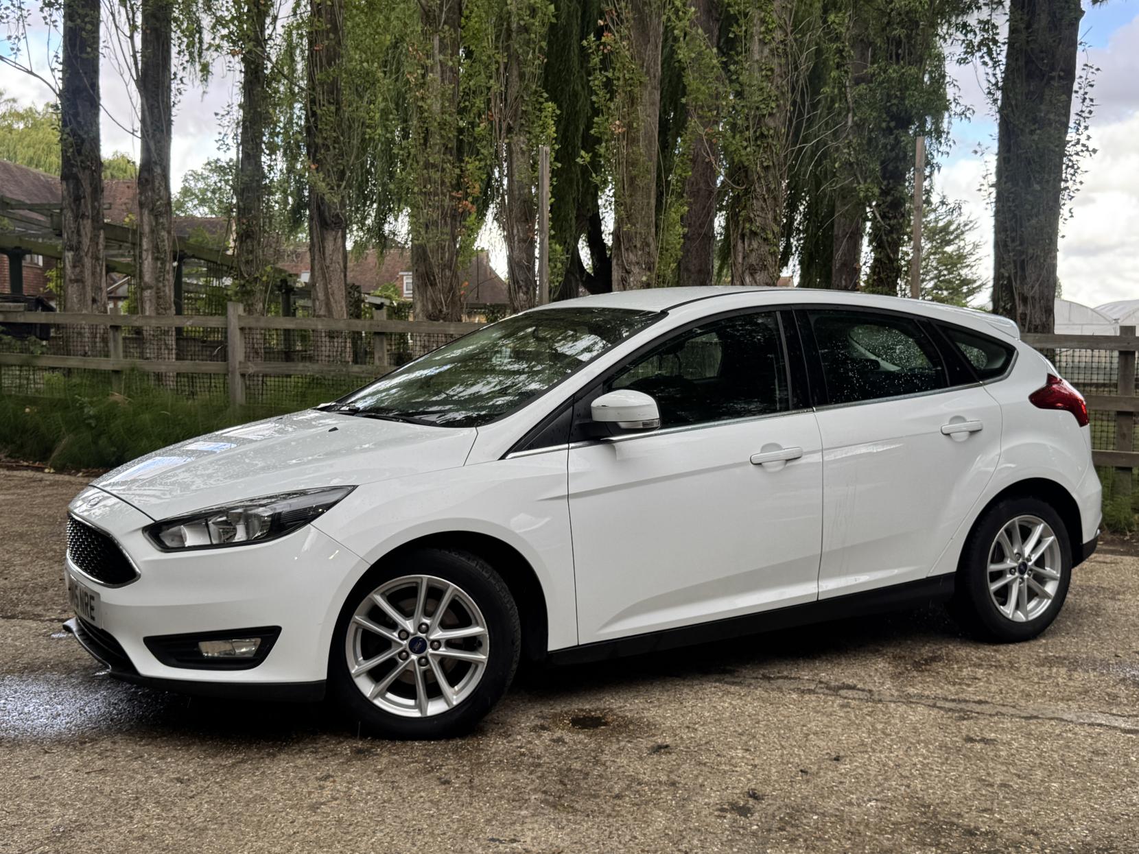 Ford Focus 1.0T EcoBoost Zetec Hatchback 5dr Petrol Manual Euro 6 (s/s) (100 ps)