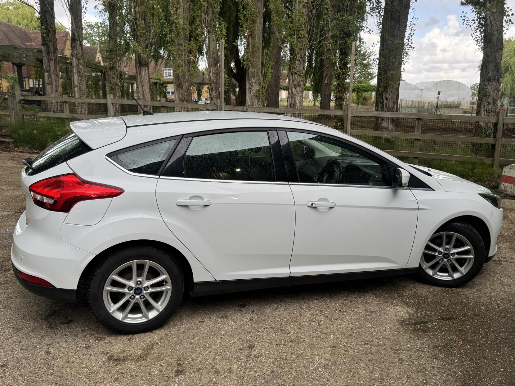 Ford Focus 1.0T EcoBoost Zetec Hatchback 5dr Petrol Manual Euro 6 (s/s) (100 ps)