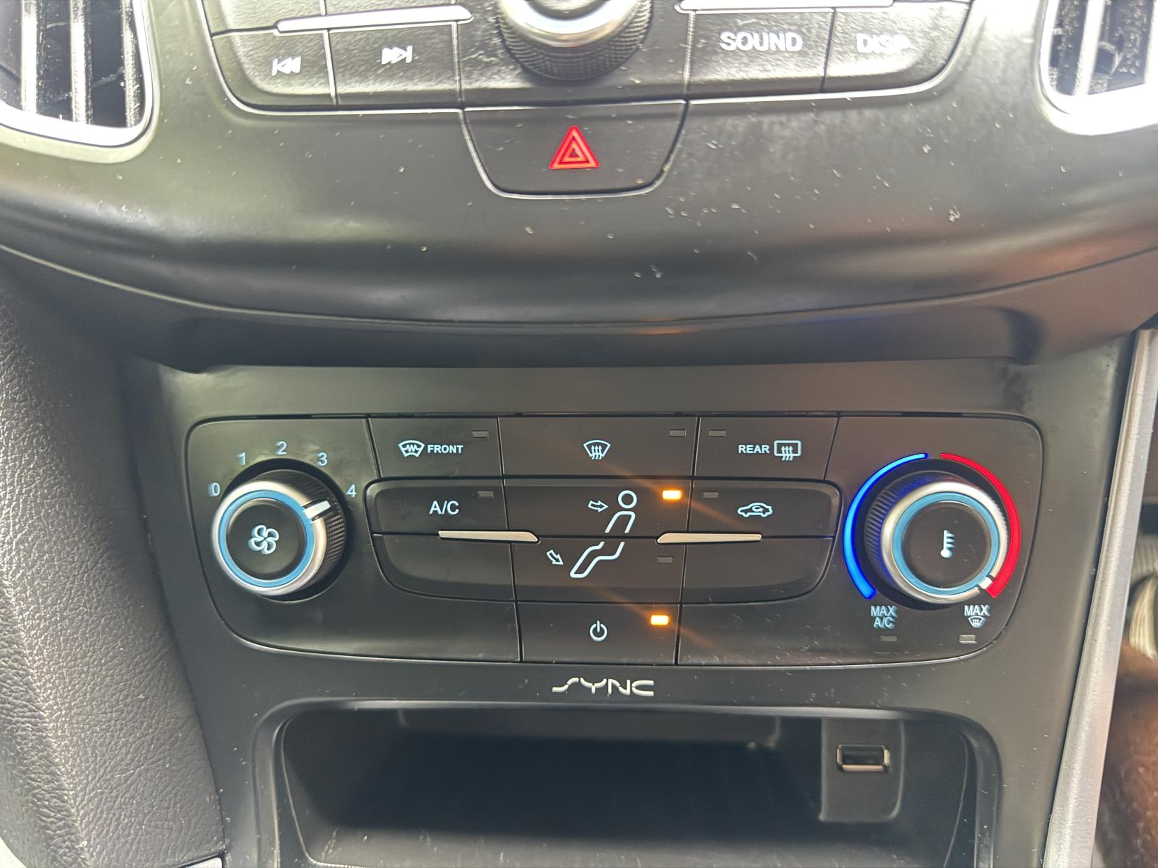 Ford Focus 1.0T EcoBoost Zetec Hatchback 5dr Petrol Manual Euro 6 (s/s) (100 ps)