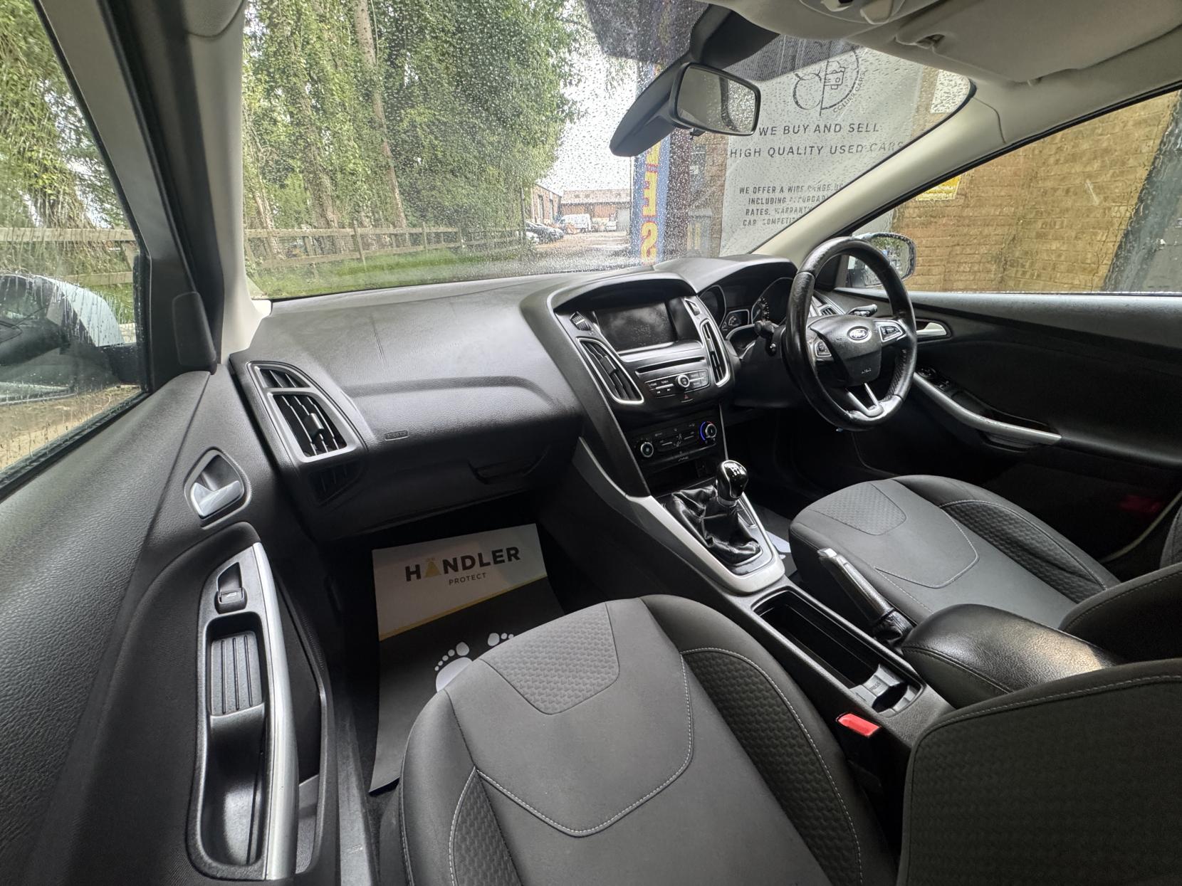 Ford Focus 1.0T EcoBoost Zetec Hatchback 5dr Petrol Manual Euro 6 (s/s) (100 ps)