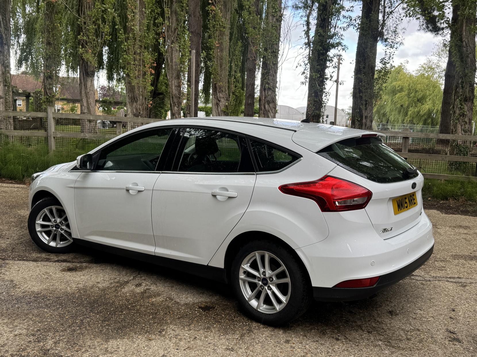 Ford Focus 1.0T EcoBoost Zetec Hatchback 5dr Petrol Manual Euro 6 (s/s) (100 ps)