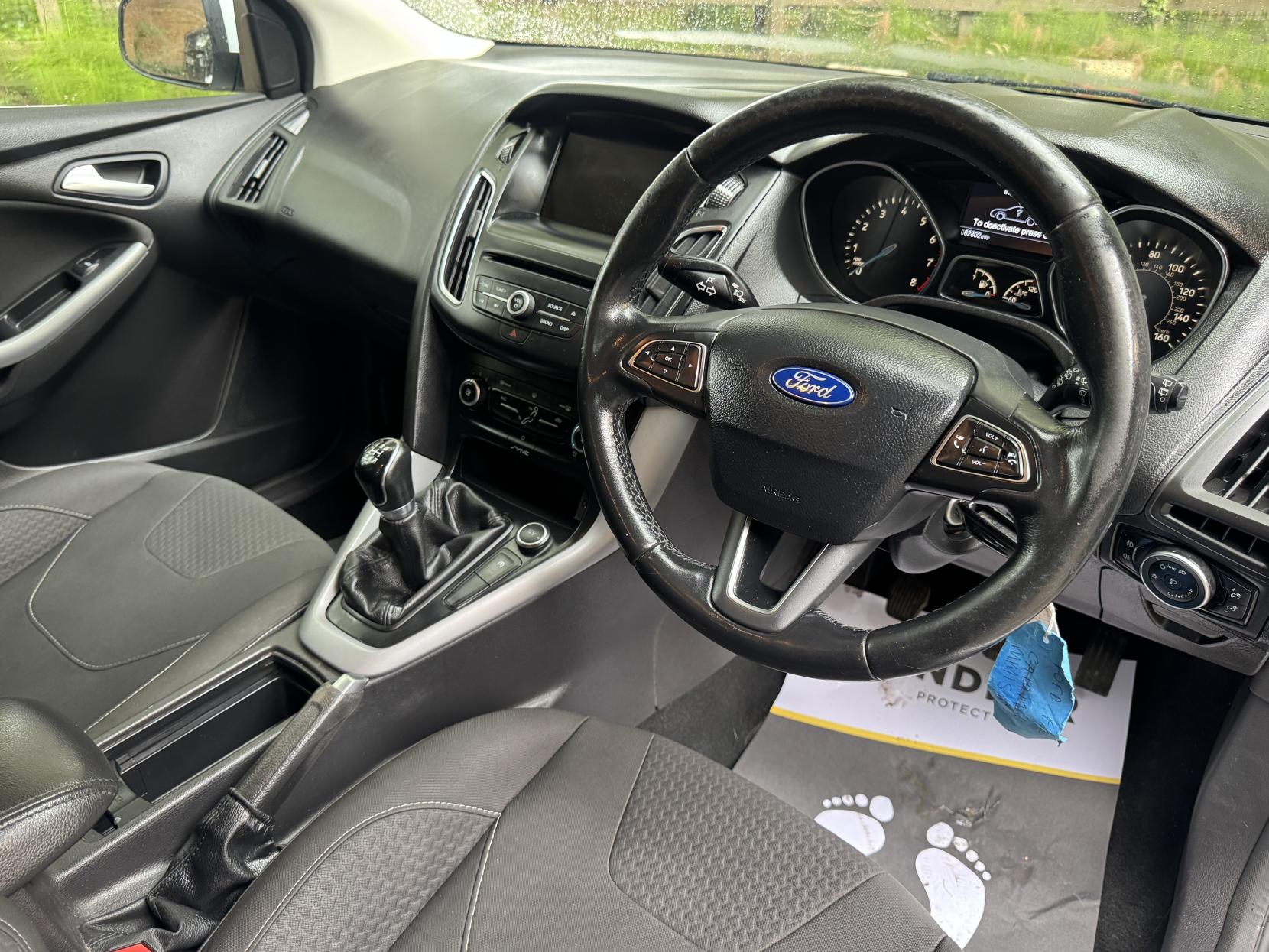 Ford Focus 1.0T EcoBoost Zetec Hatchback 5dr Petrol Manual Euro 6 (s/s) (100 ps)
