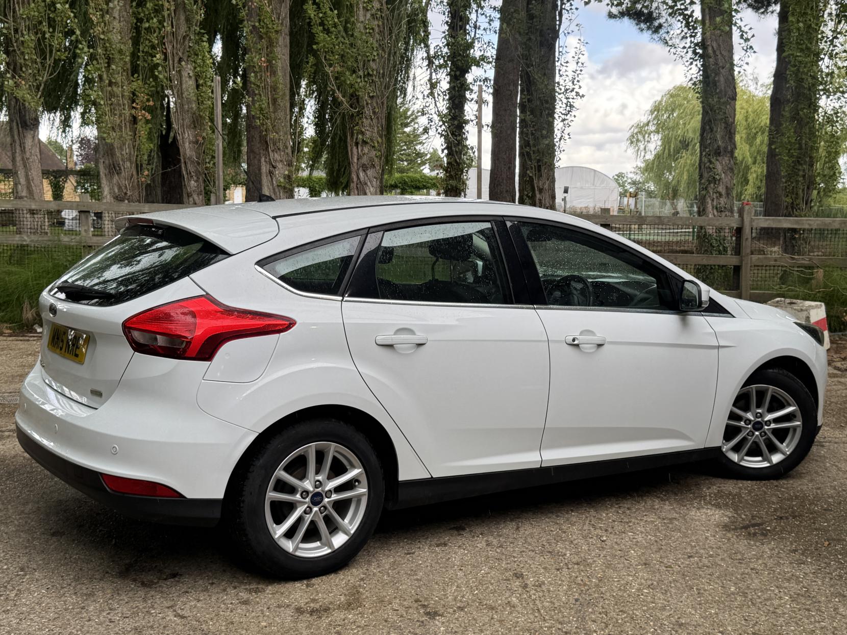 Ford Focus 1.0T EcoBoost Zetec Hatchback 5dr Petrol Manual Euro 6 (s/s) (100 ps)